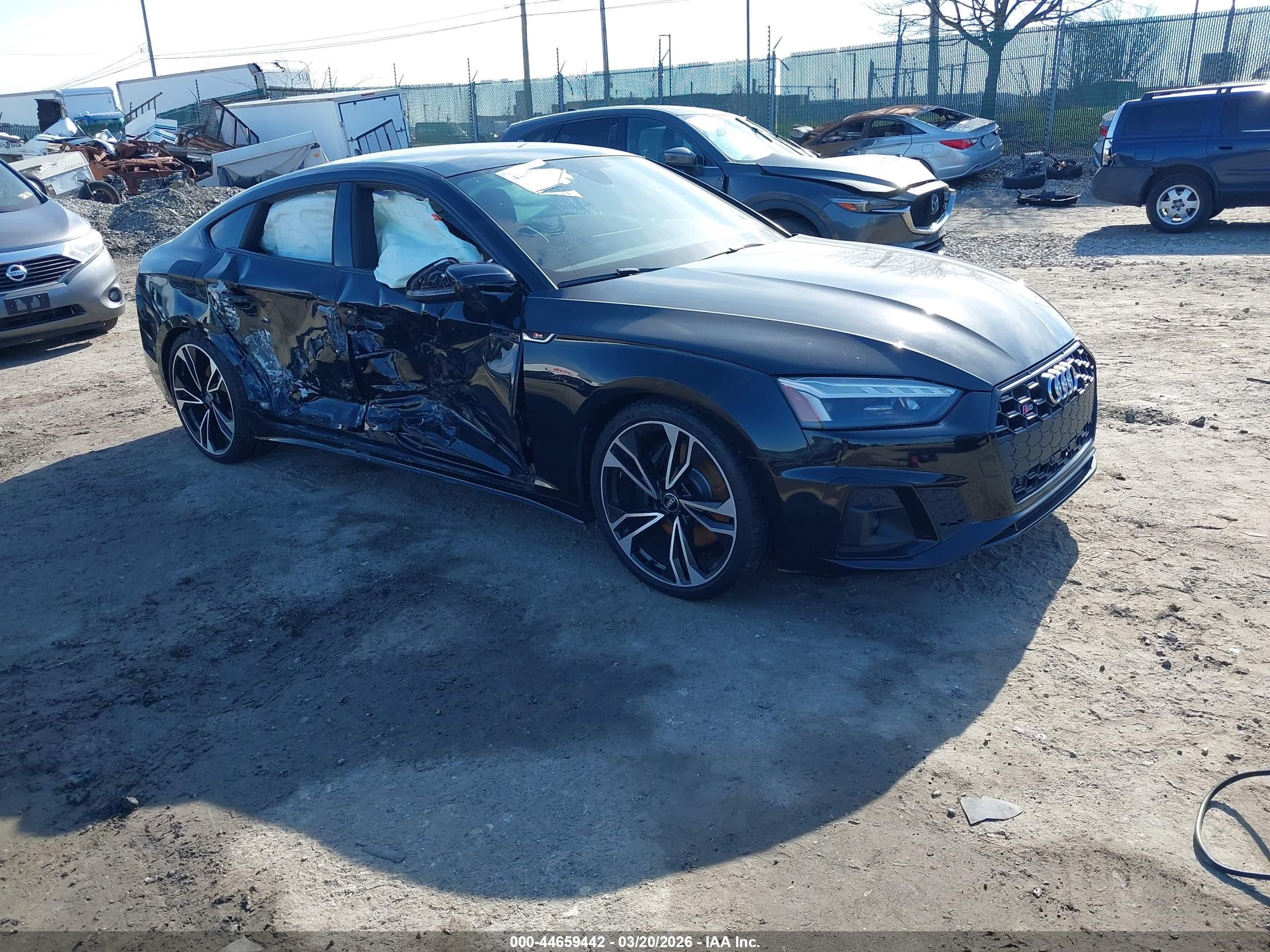 2021 Audi S5 Sportback Premium Plus, VIN WAUC4DF52MA016046 — Бок