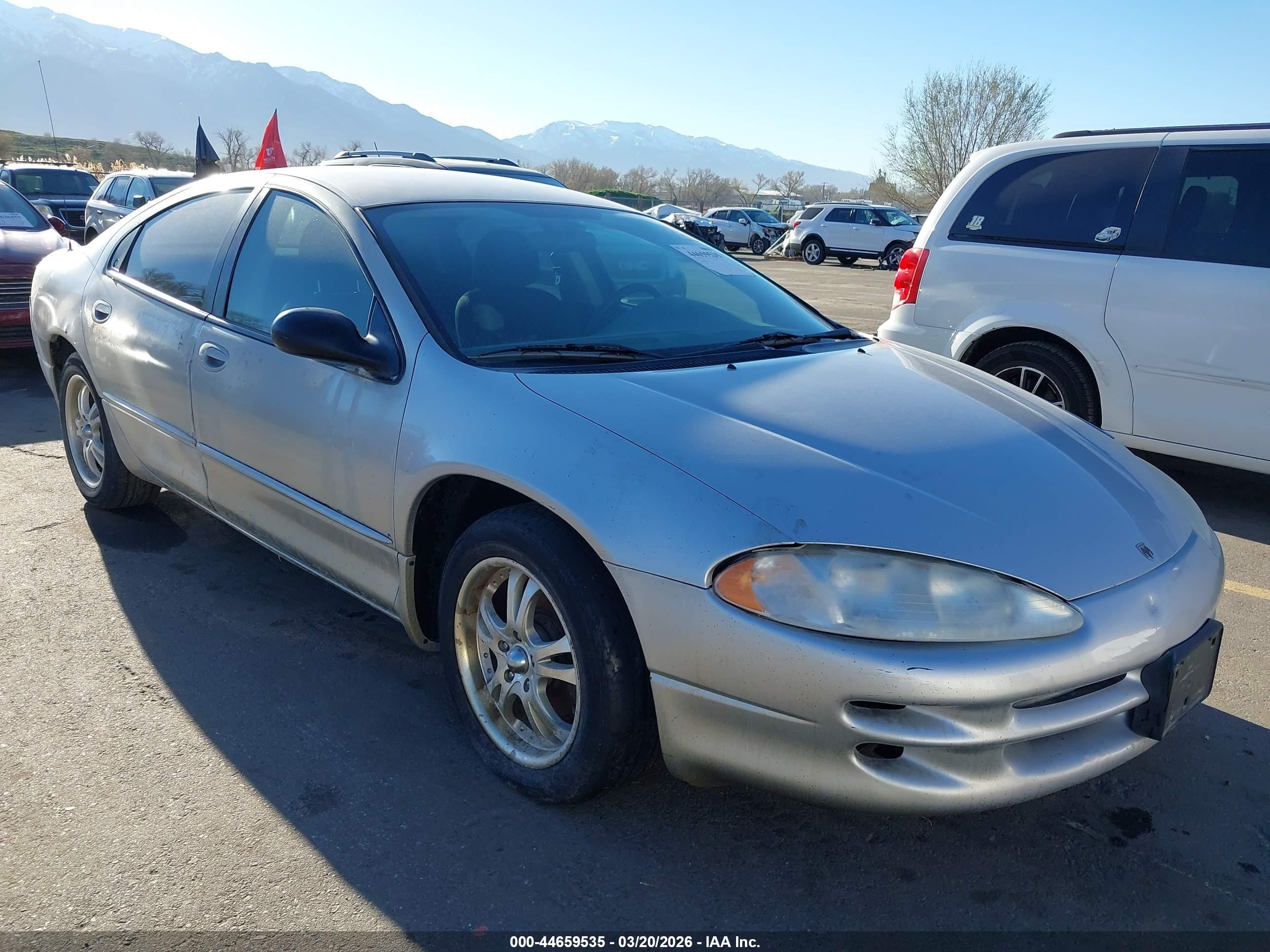 2004 Dodge Intrepid SE, VIN 2B3HD46RX4H648971 — Перед