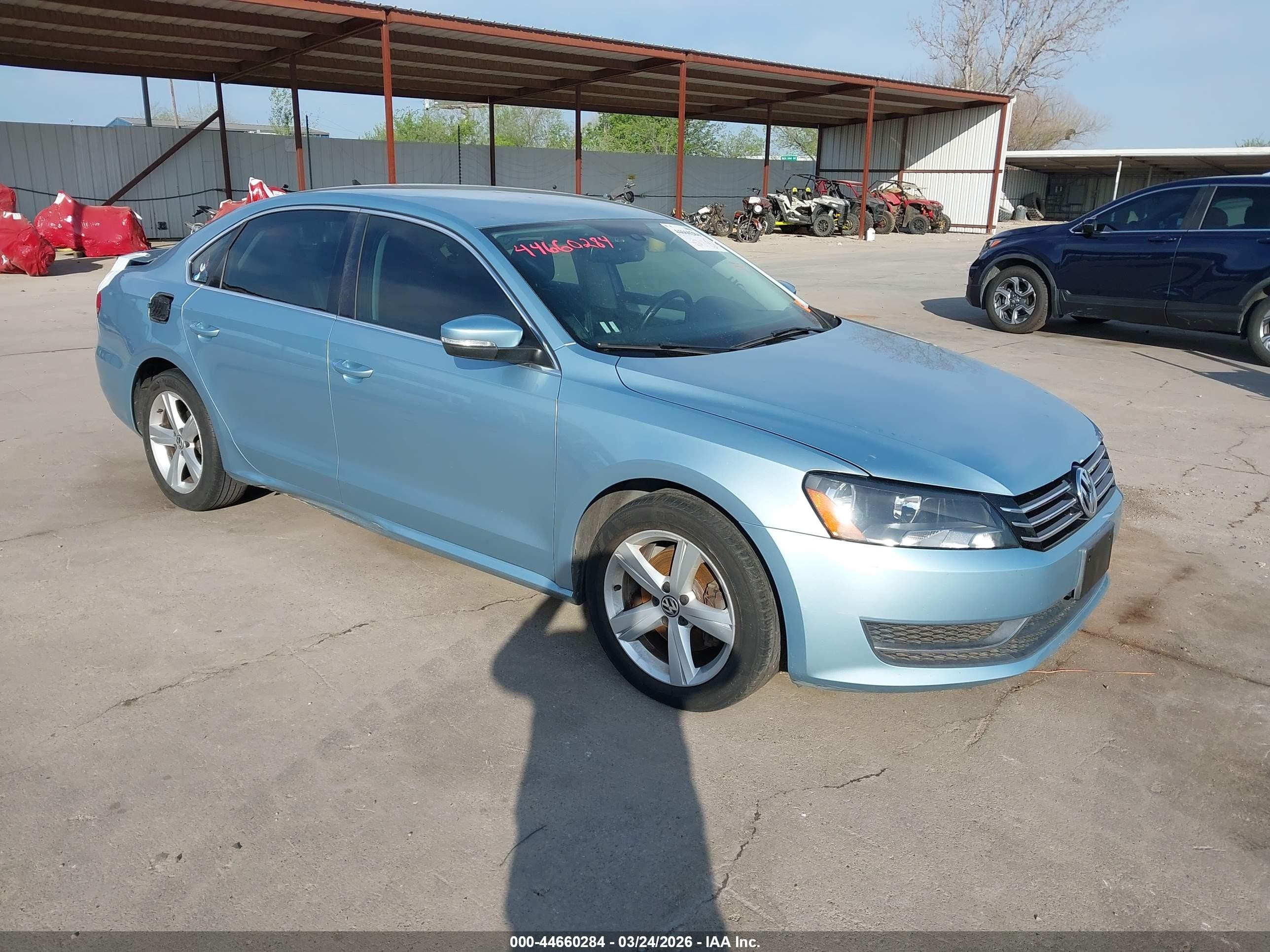 2013 Volkswagen Passat SE, VIN 1VWBP7A37DC010855 — Rear end
