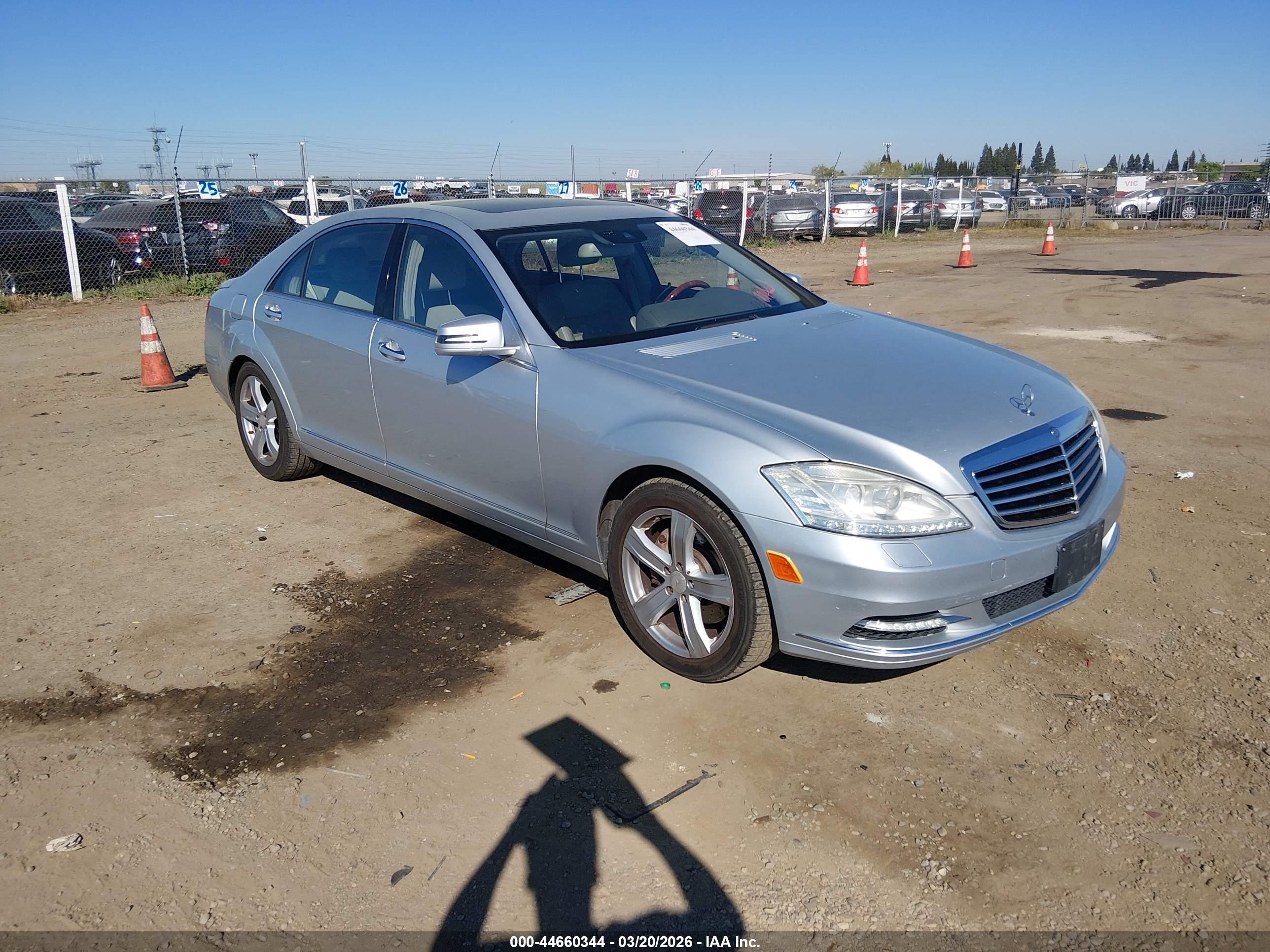 2010 Mercedes-Benz S 550, VIN WDDNG7BB7AA342734 — Rear end