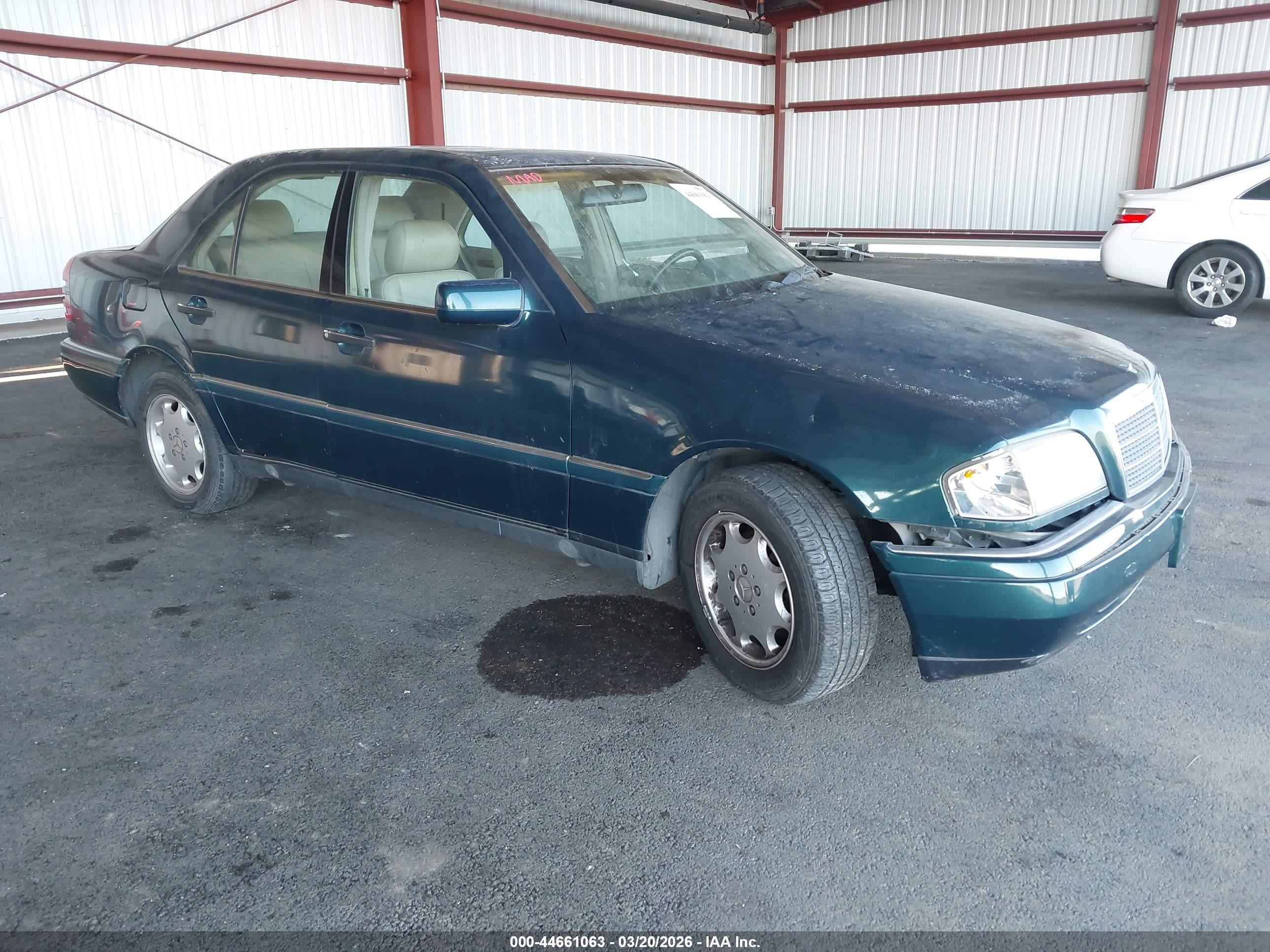 1995 Mercedes-Benz C 2.8L, VIN WDBHA28E3SF189110 — Side