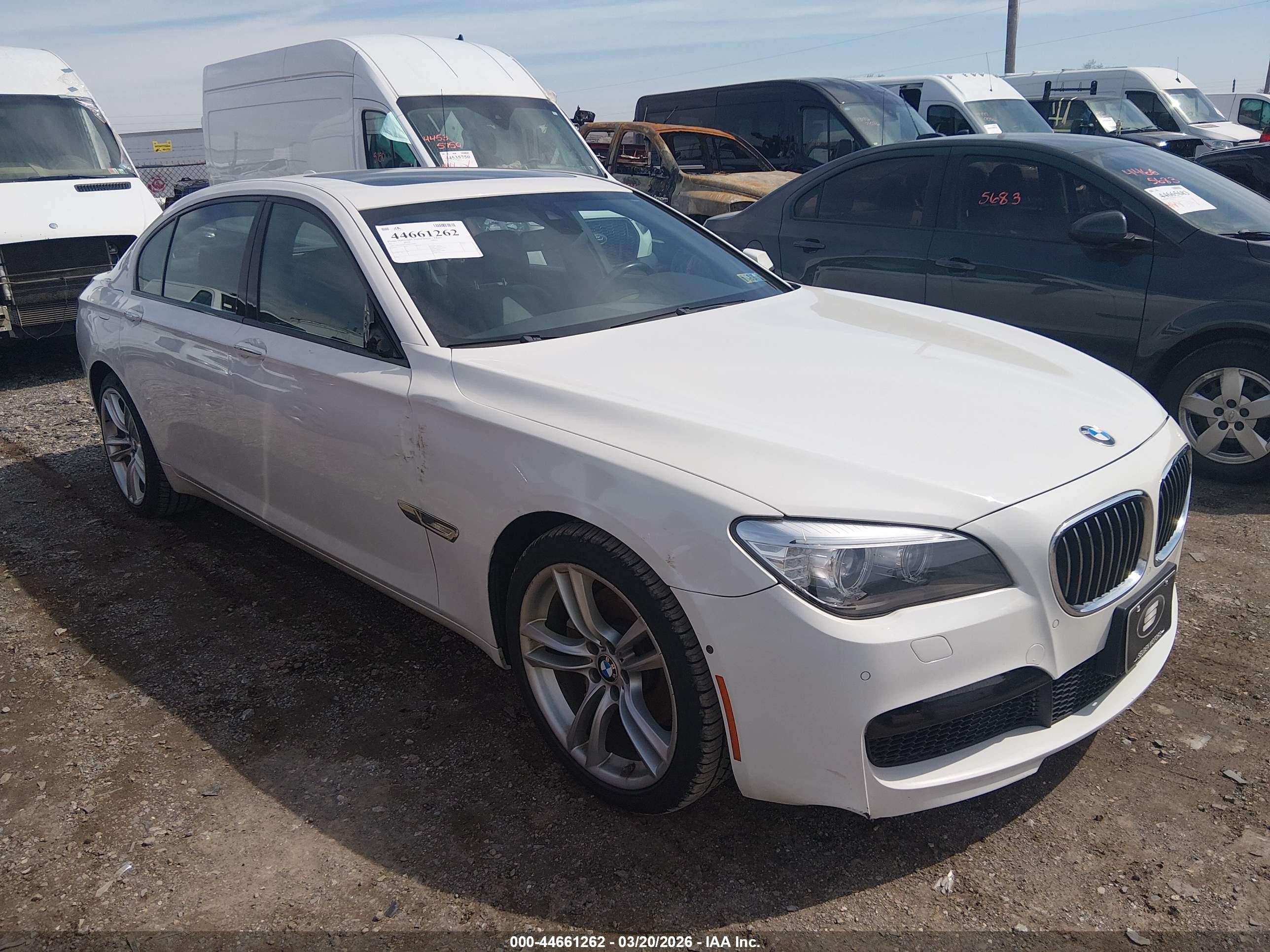 2013 BMW 7 Series 740Li xDrive, VIN WBAYF4C5XDD127995 — Front end