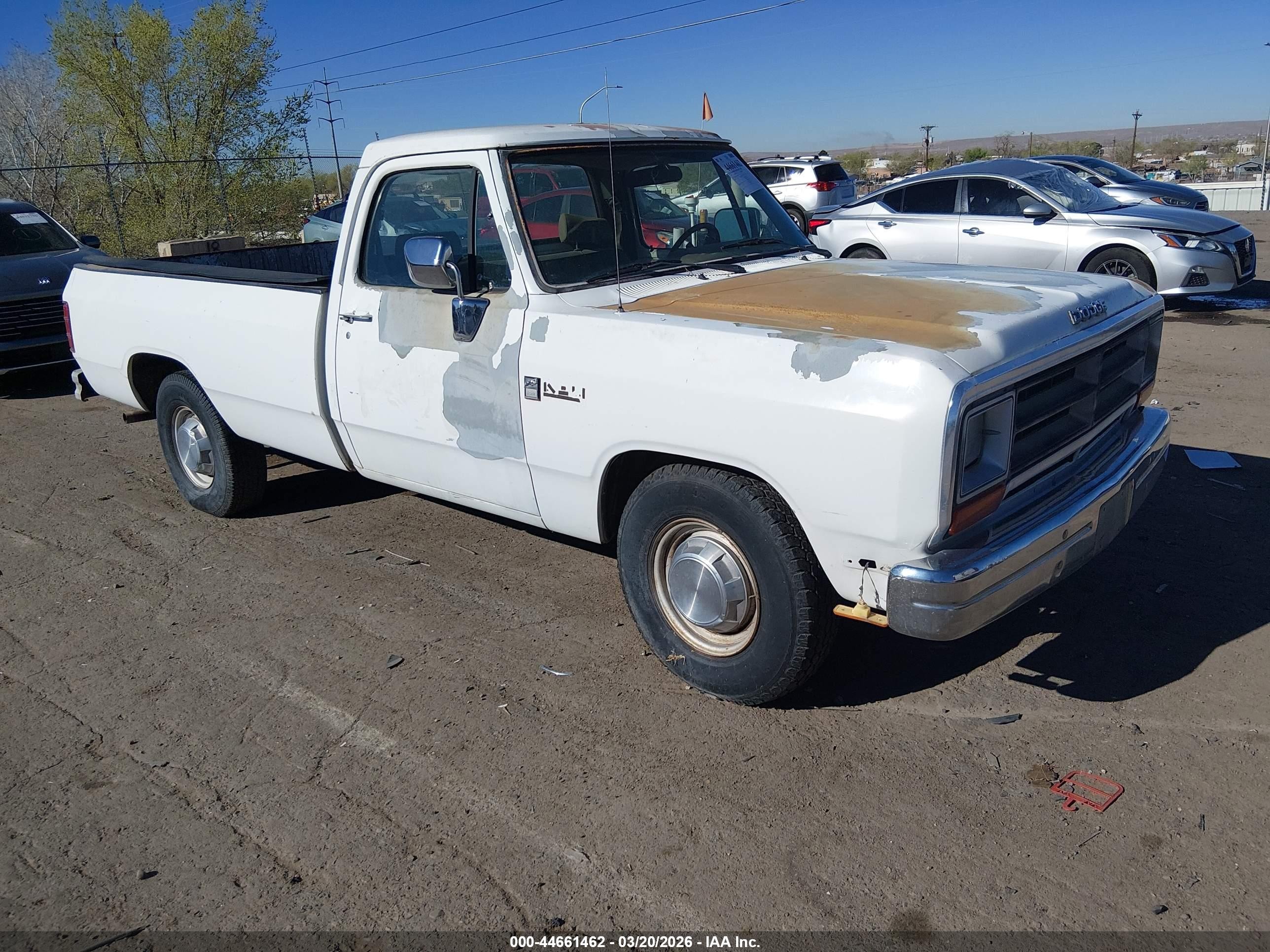 1990 Dodge D/W 250, VIN 1B7JE26Y0LS765264 — Front end