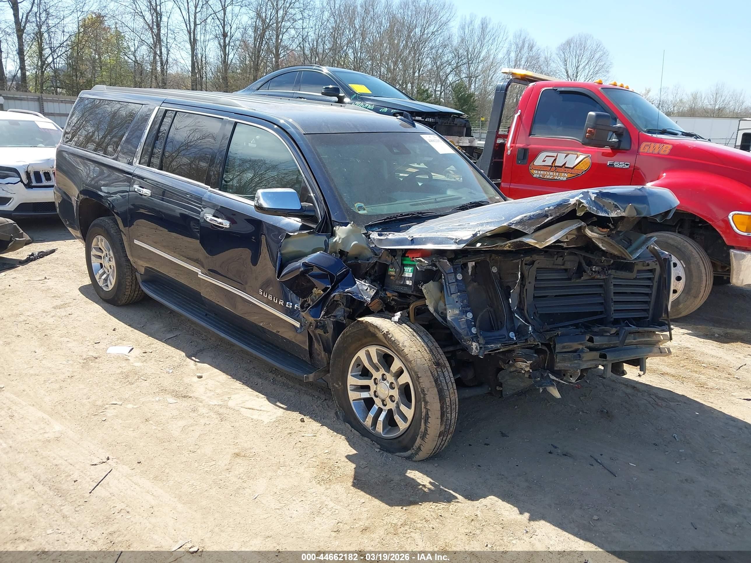 2018 Chevrolet Suburban LT, VIN 1GNSKHKCXJR144300 — Front end