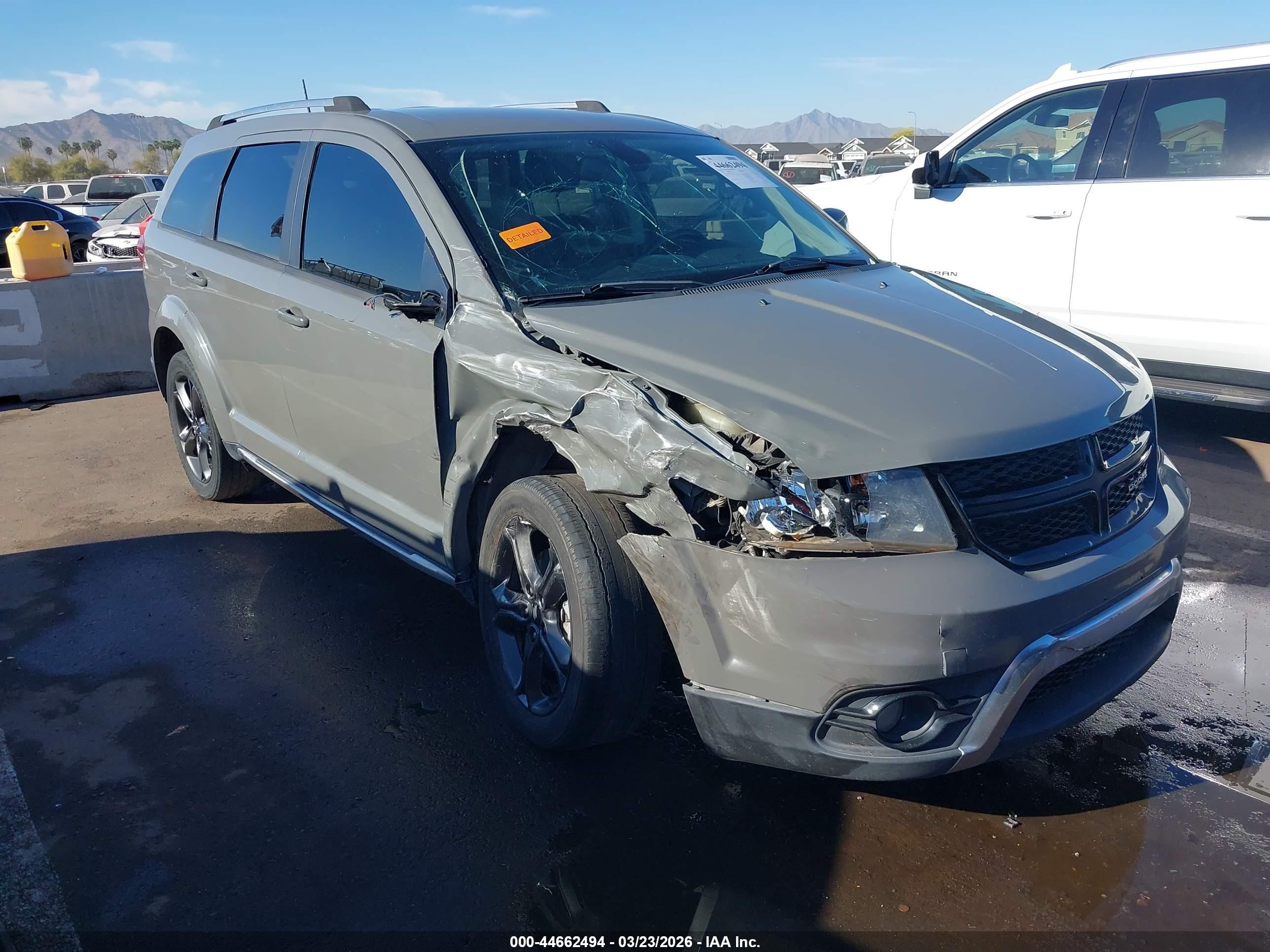 2019 Dodge Journey Crossroad, VIN 3C4PDDGGXKT759273 — Front end