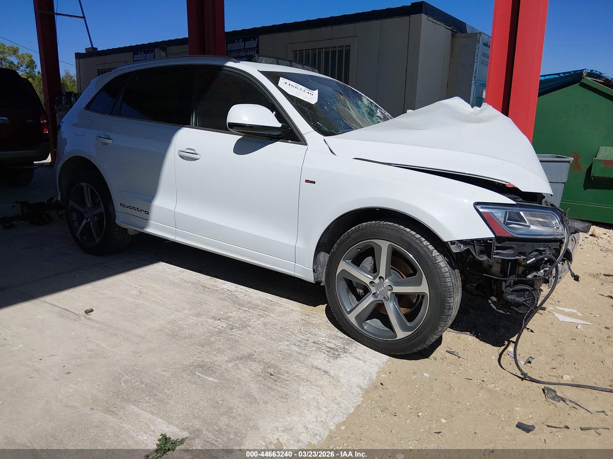 2016 Audi Q5 Premium Plus, VIN WA1D7AFP4GA100544 — Front end