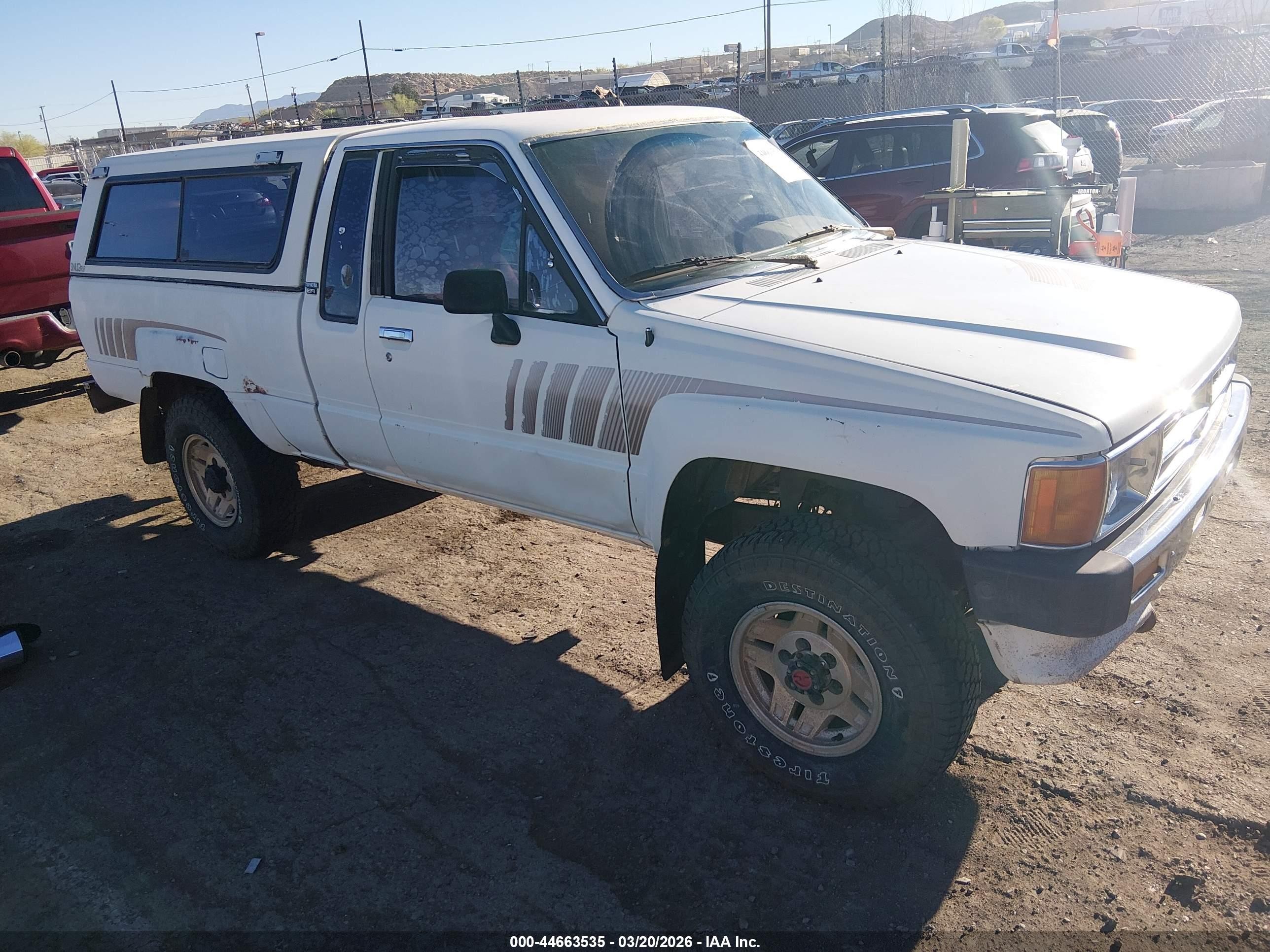 1988 Toyota Pickup SR5, VIN JT4RN67S5J5090964 — Side