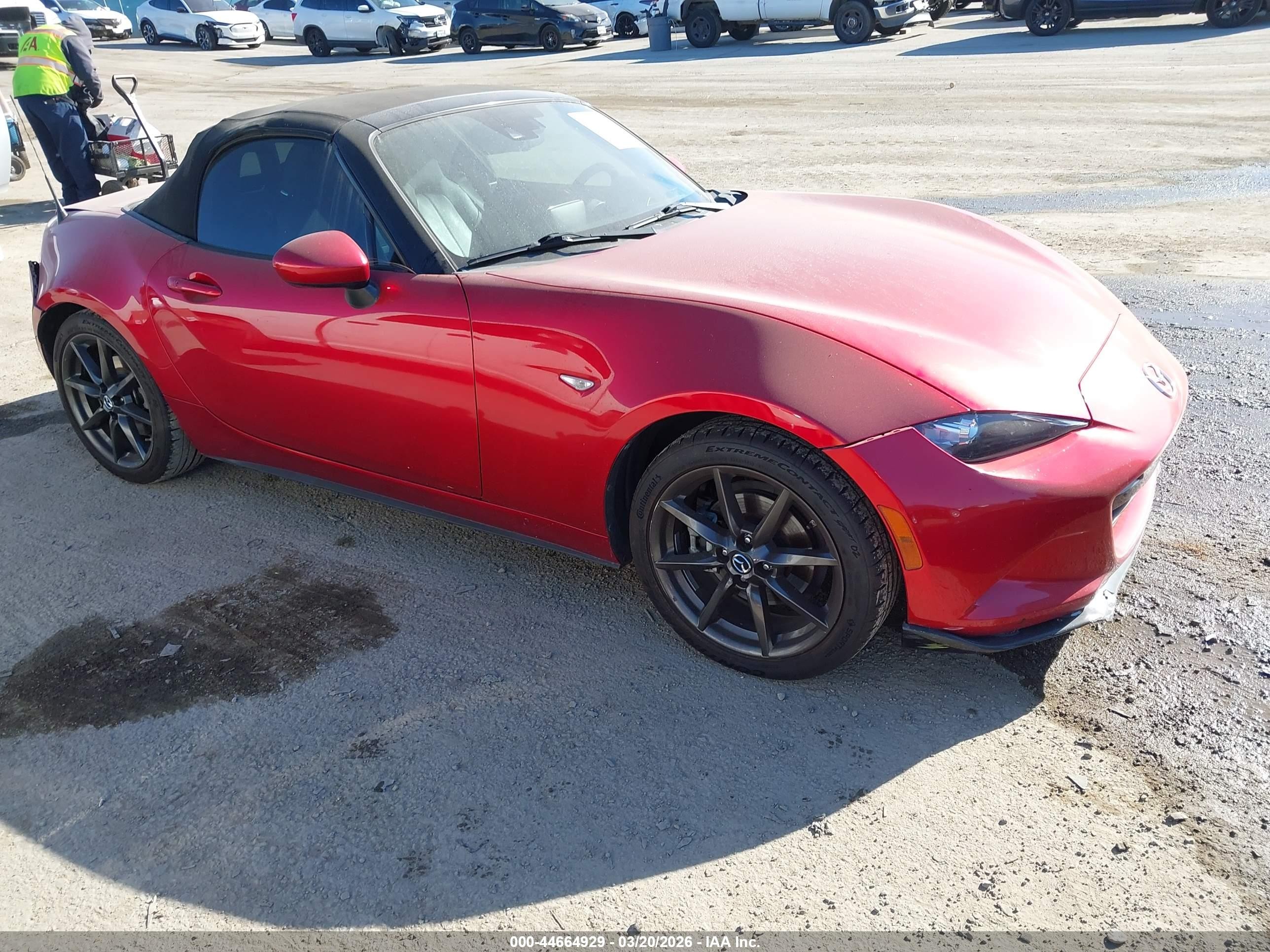 2016 Mazda MX-5 Miata Grand Touring, VIN JM1NDAD7XG0102679 — Rear end