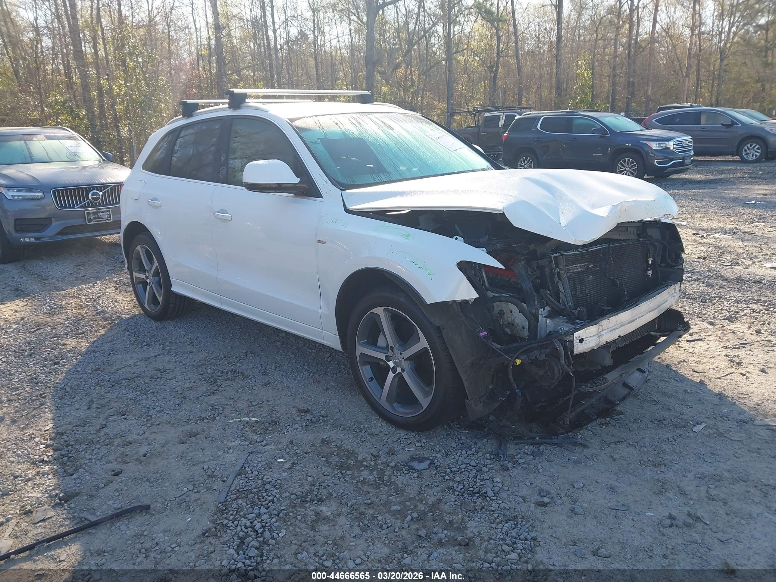 2016 Audi Q5 Prestige, VIN WA1W7AFP3GA009810 — Front end