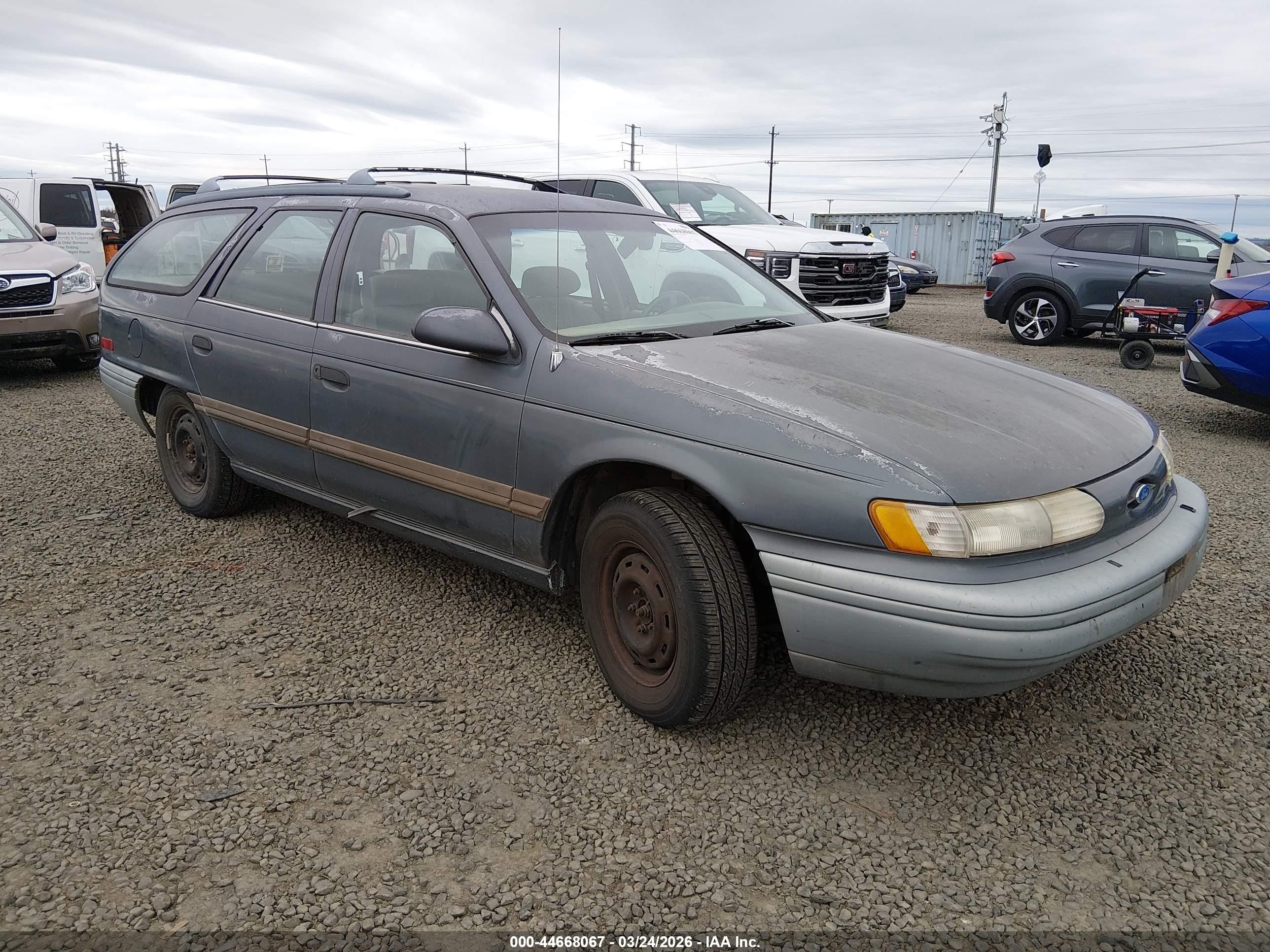 1992 Ford Taurus GL, VIN 1FALP57U0NG175223 — Rear end