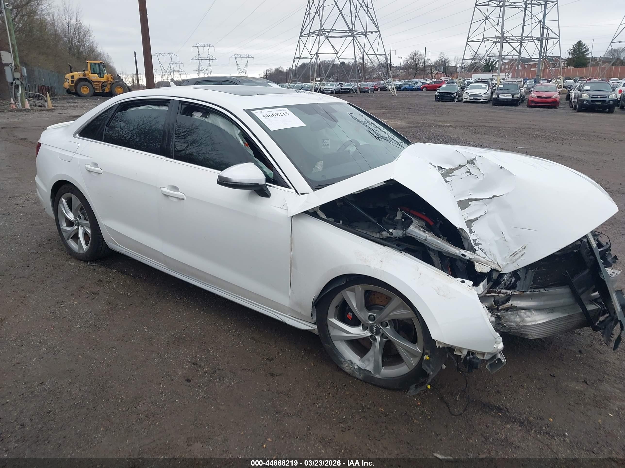 2020 Audi S4 Premium Plus, VIN WAUB4AF46LA041502 — Перед