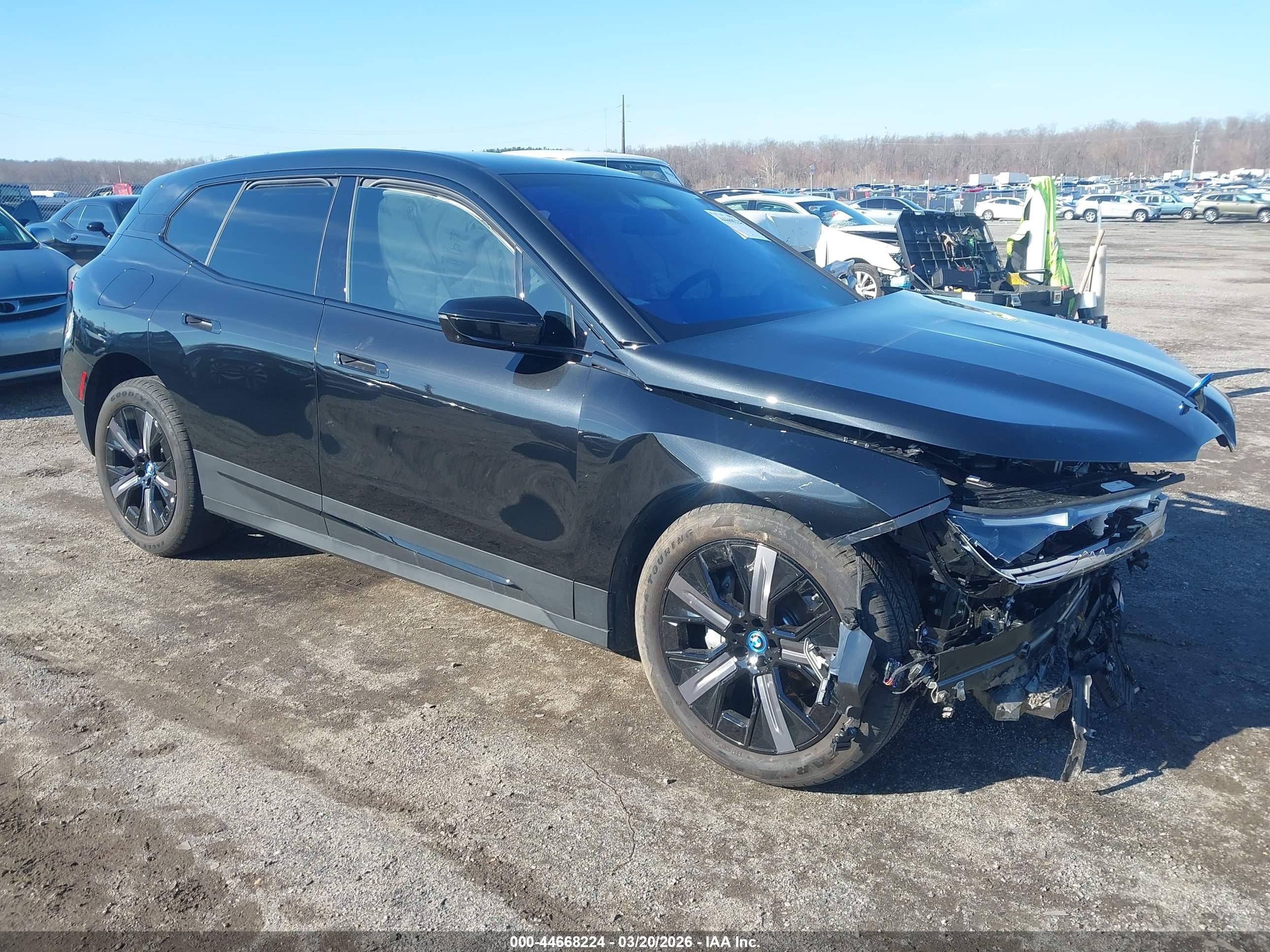 2025 BMW iX xDrive50, VIN WB523CF08SCU44619 — Front end