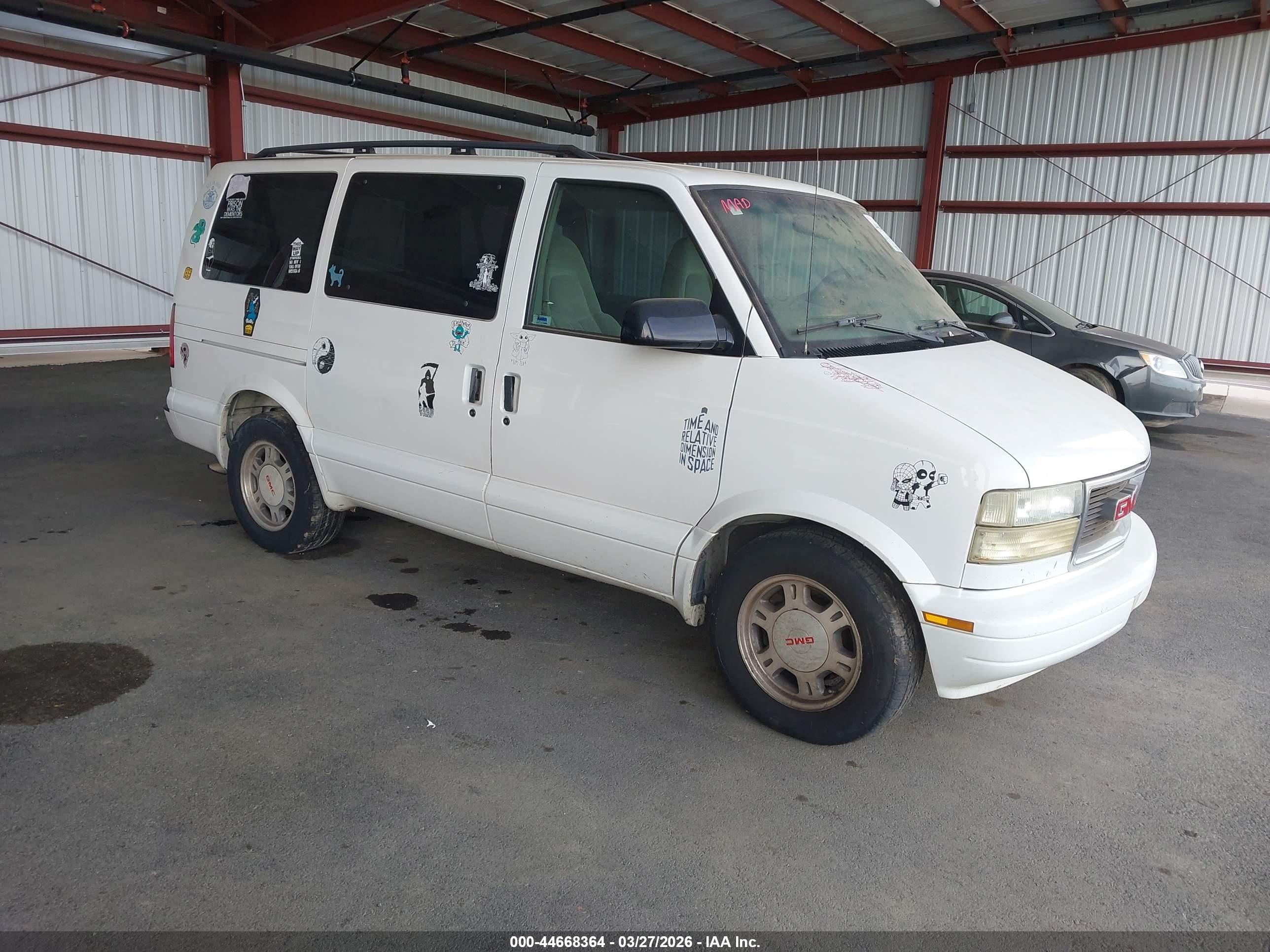 2003 GMC Safari, VIN 1GKDM19X03B513760 — Normal wear
