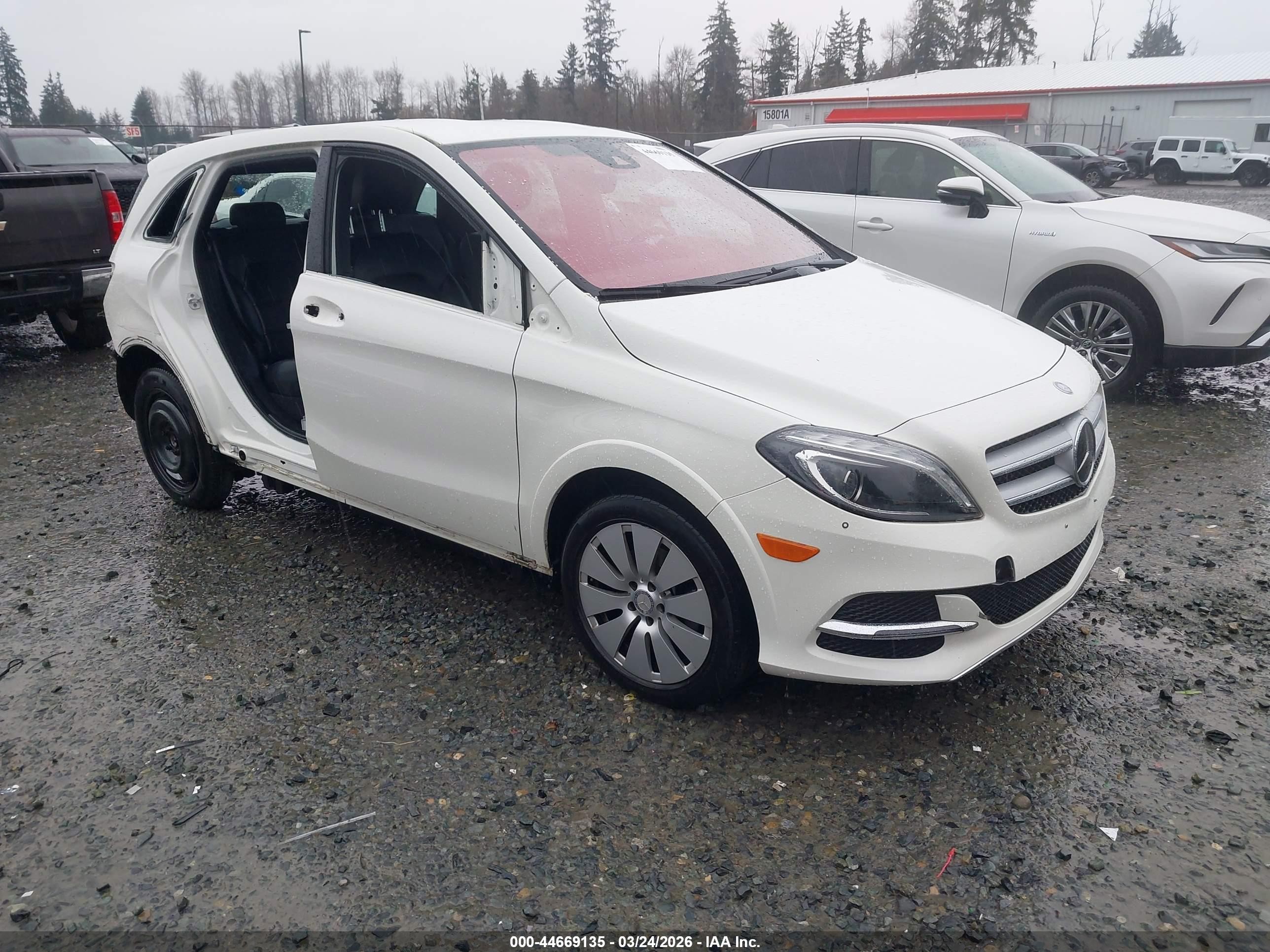 2016 Mercedes-Benz B Electric Drive, VIN WDDVP9AB2GJ009797 — Side