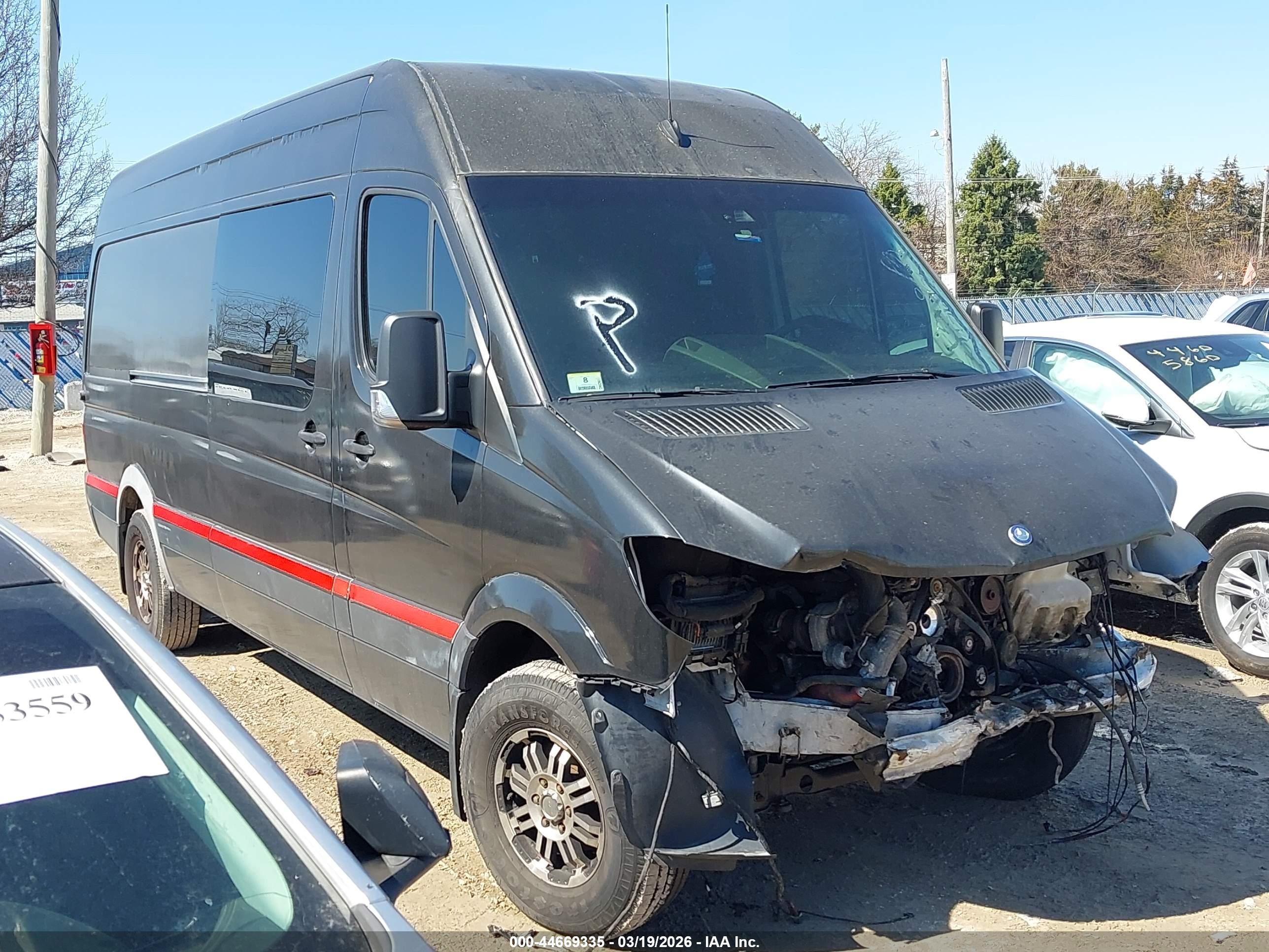 2015 Mercedes-Benz Sprinter Cargo EXT, VIN WD3PE8DC1F5999771 — Front end
