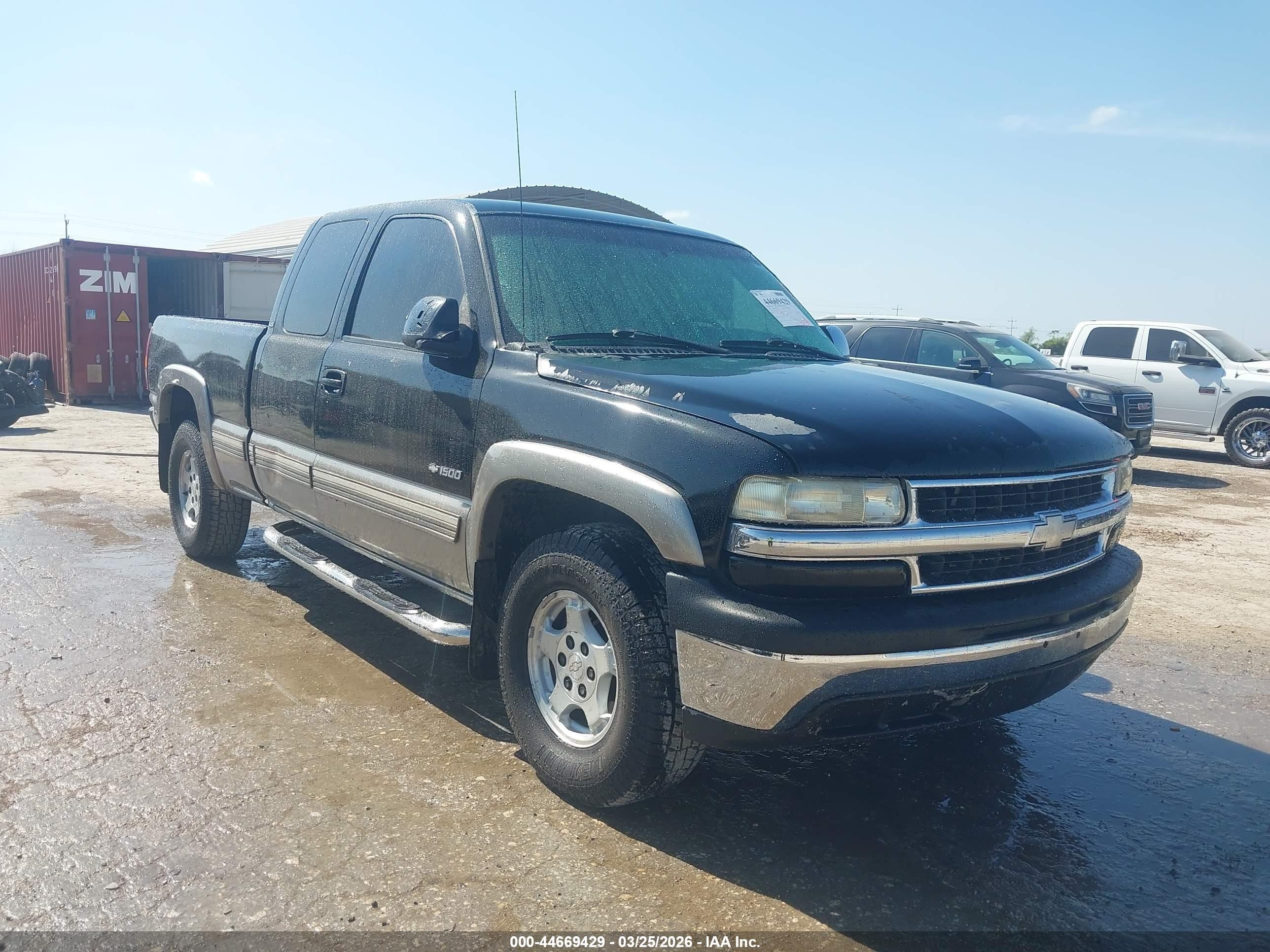 2002 Chevrolet Silverado 1500 LS, VIN 1GCEK19T02Z130409 — All over