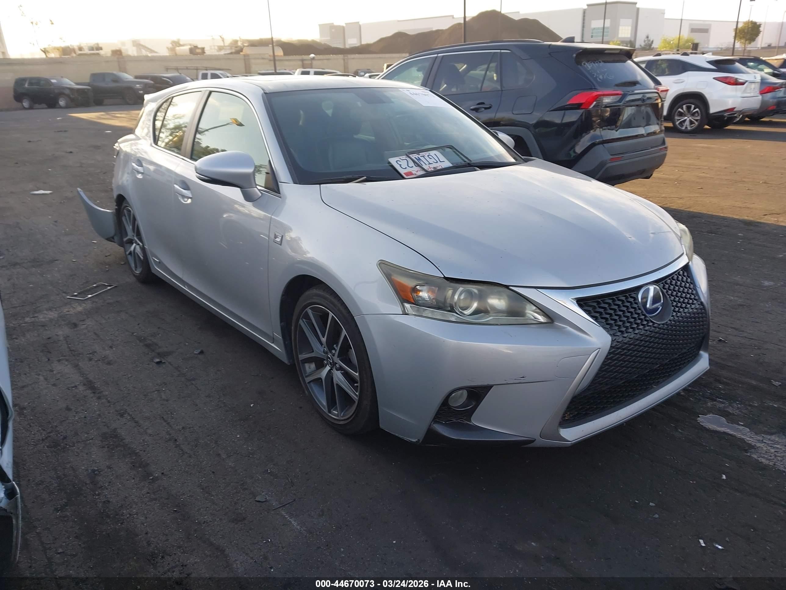 2014 Lexus CT 200h, VIN JTHKD5BH2E2198894 — Зад
