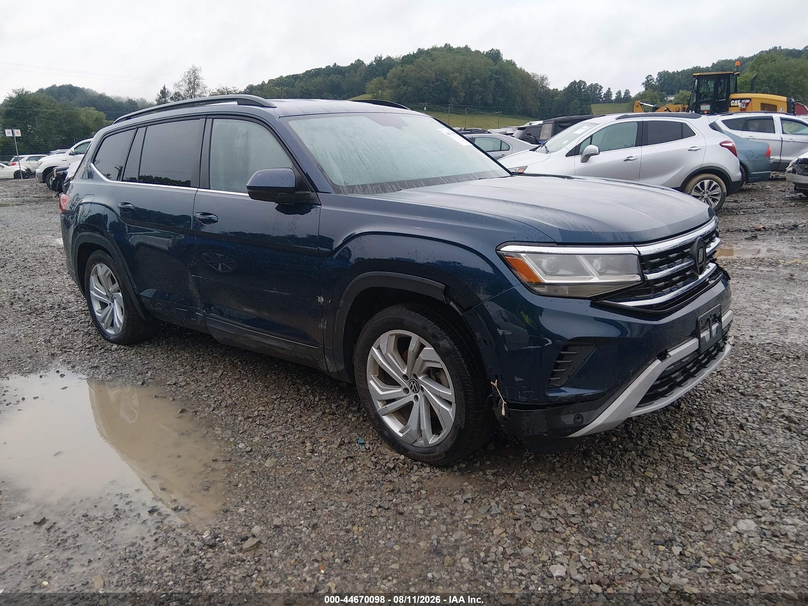 2021 Volkswagen Atlas SE, VIN 1V2HR2CA5MC552685 — Side