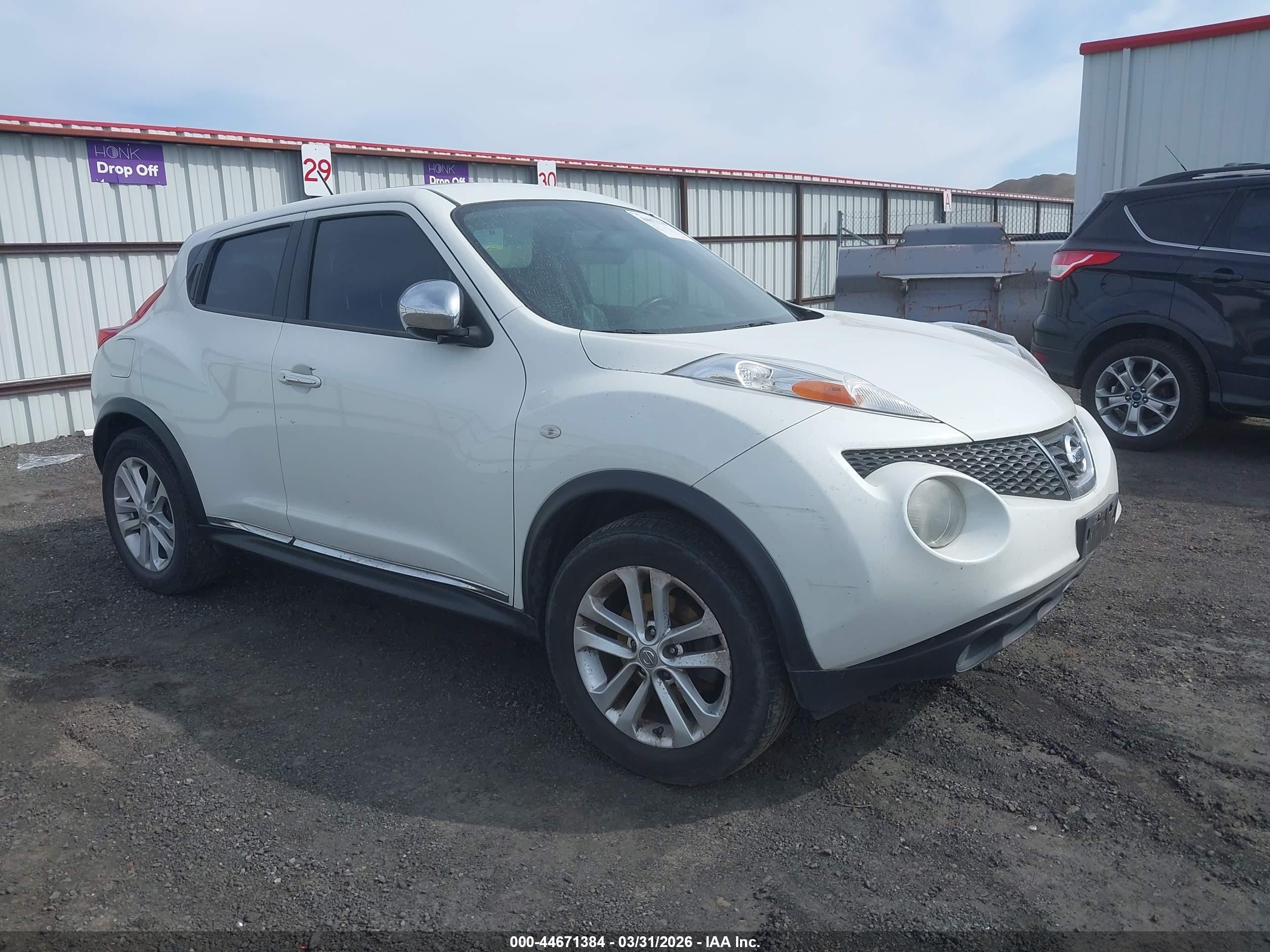 2013 Nissan Juke SV, VIN JN8AF5MV8DT226639 — Rear end