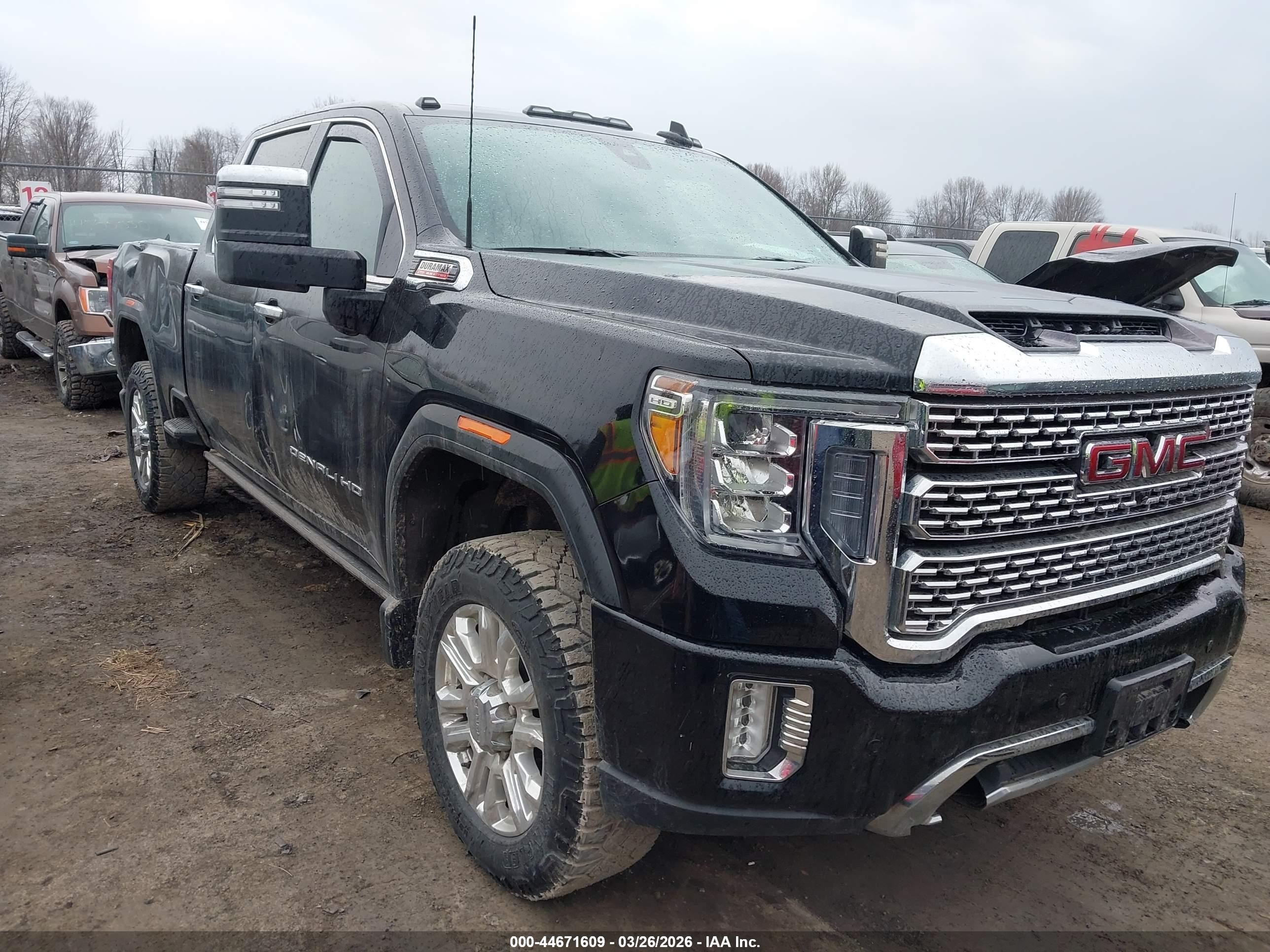 2022 GMC Sierra 2500HD Denali, VIN 1GT19REY3NF341877 — Side