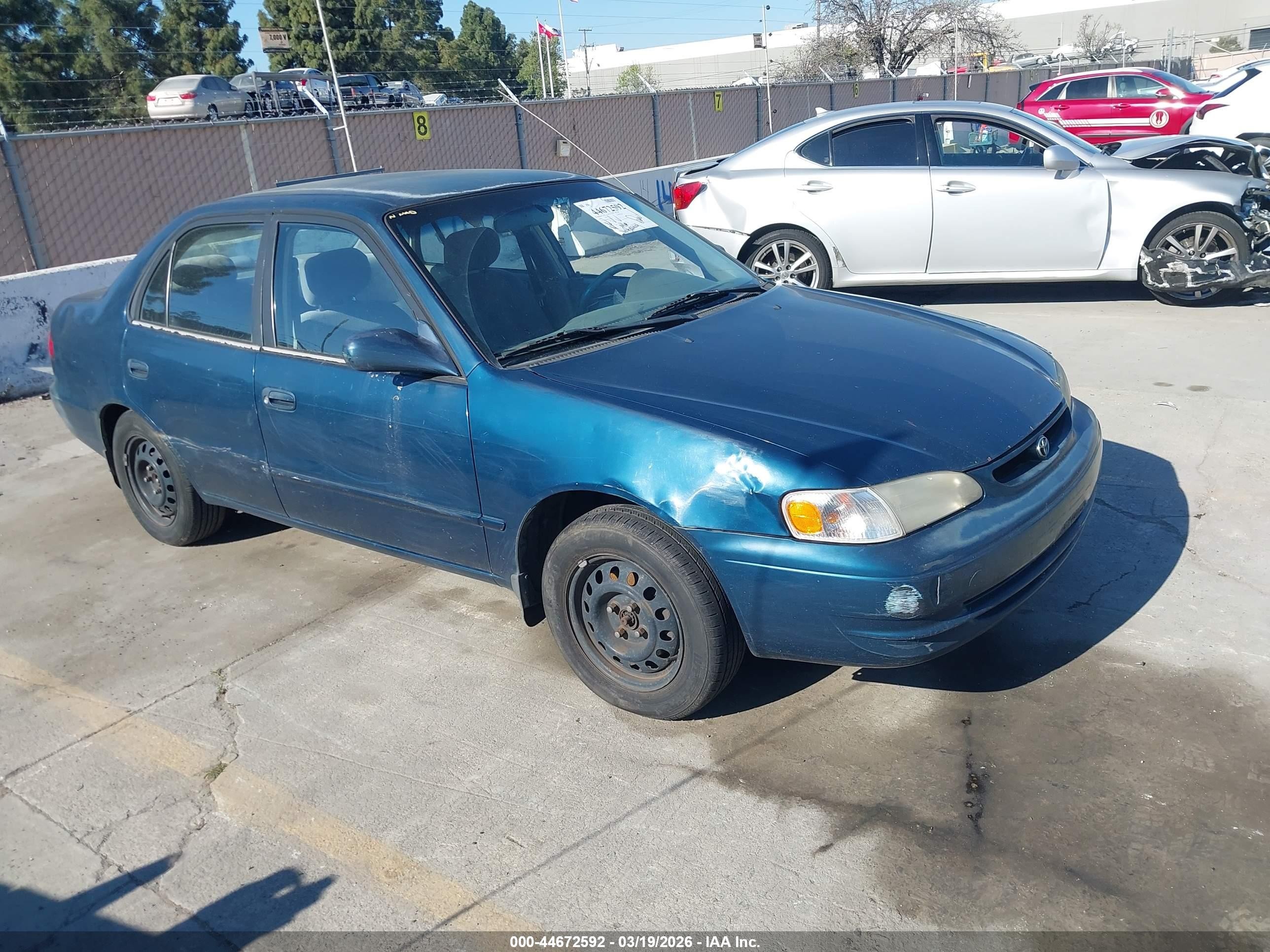 1998 Toyota Corolla LE, VIN 1NXBR18E2WZ005038 — Зад
