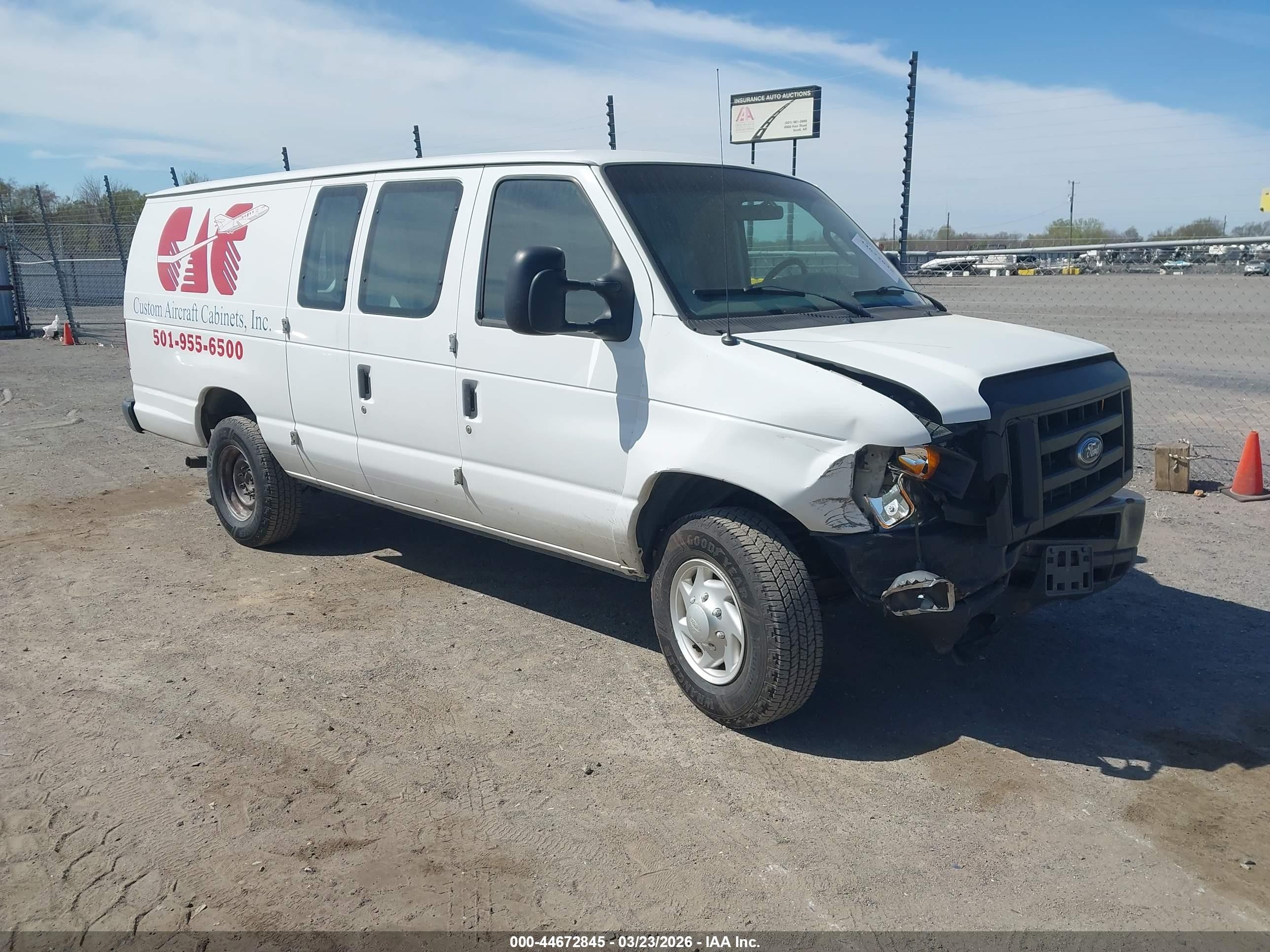 2008 Ford Econoline Cargo Commercial, VIN 1FTNS24L98DA19232 — Front end