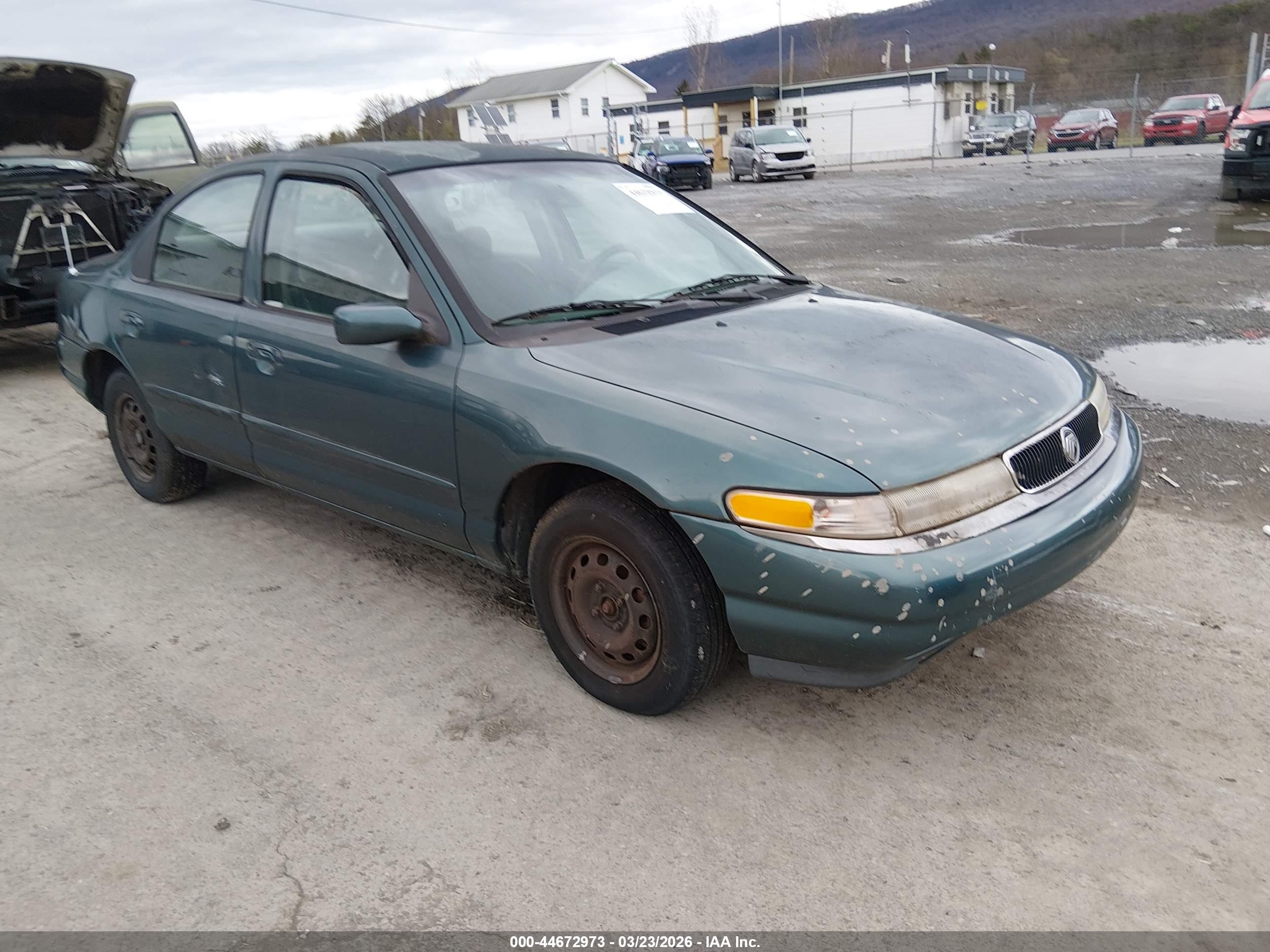 1995 Mercury Mystique, VIN 1MELM6533SK639275 — Front end
