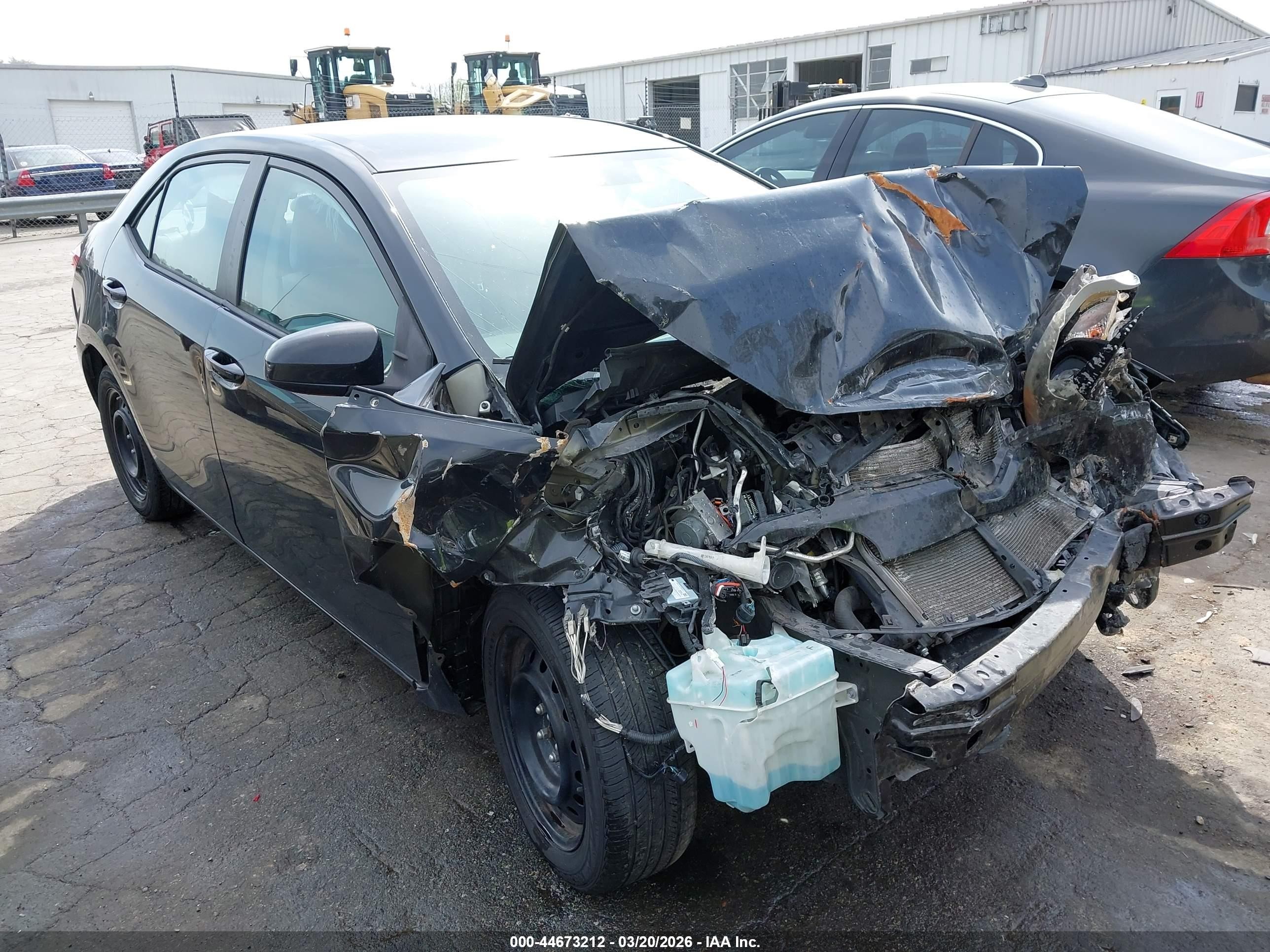 2014 Toyota Corolla LE, VIN 2T1BURHE1EC043101 — Front end