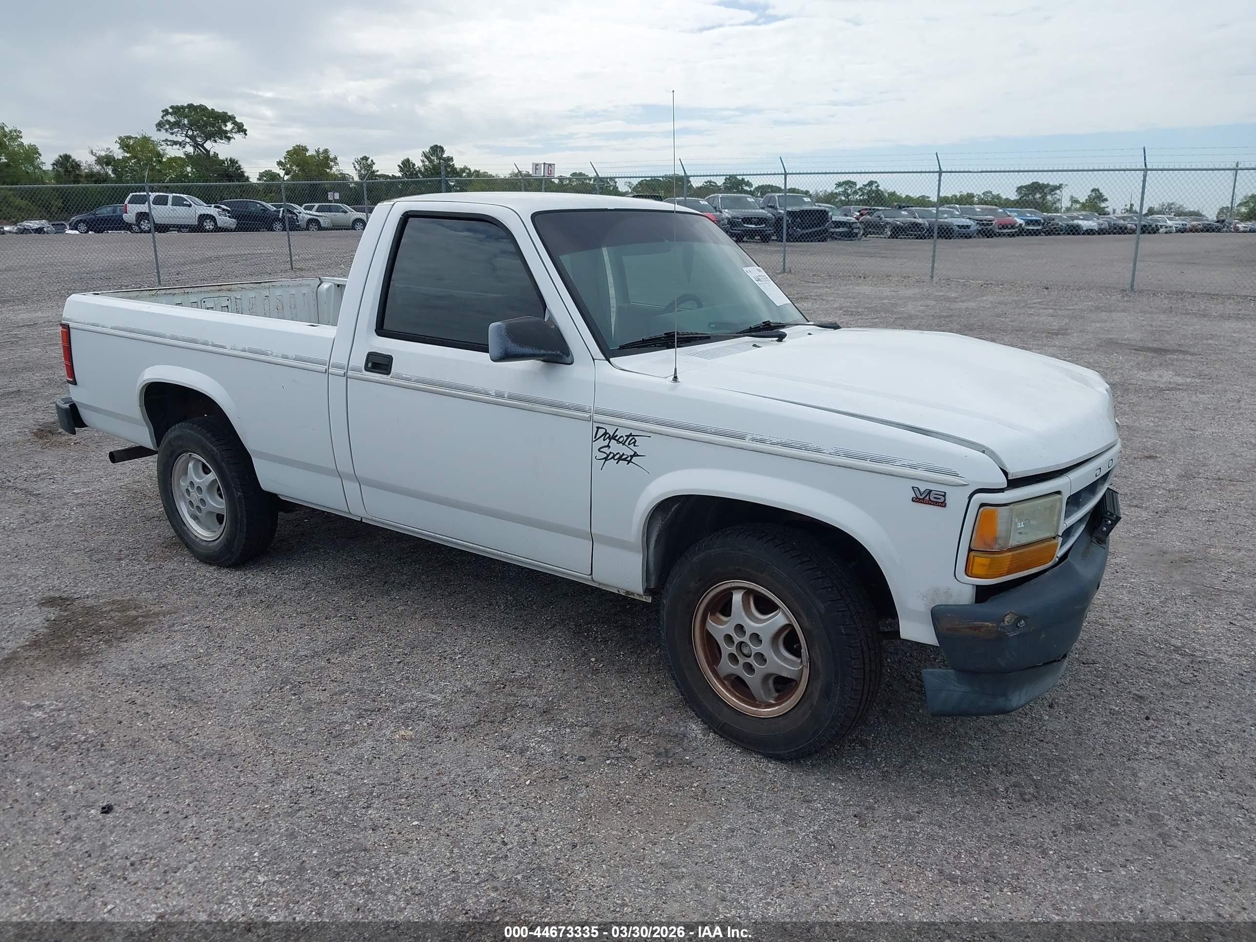 1994 Dodge Dakota, VIN 1B7FL26X5RW147345 — Перед