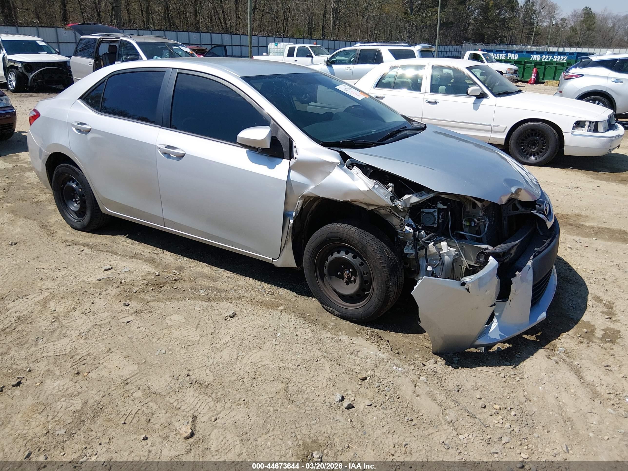 2014 Toyota Corolla LE, VIN 5YFBURHE1EP119013 — Front end