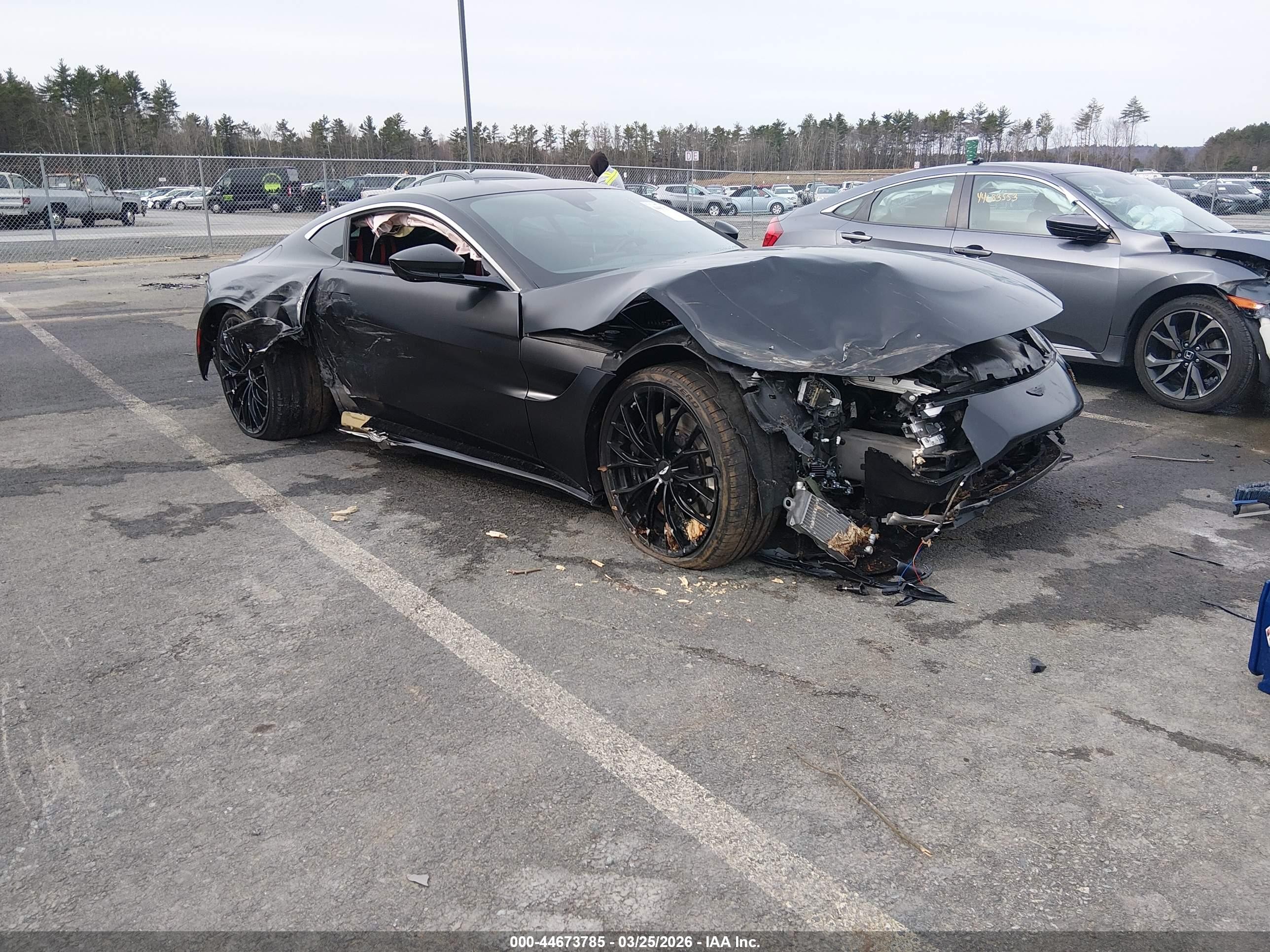 2022 Aston Martin Vantage, VIN SCFSMGAW1NGN06851 — Front end