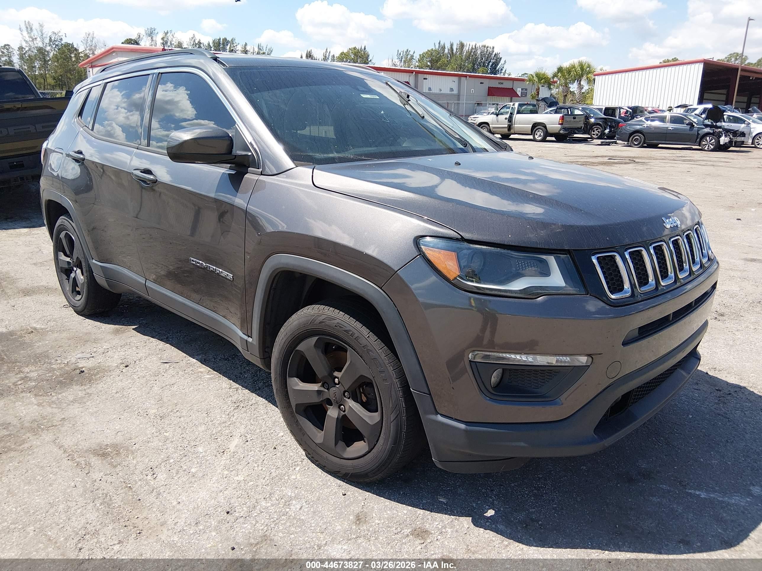 2018 Jeep Compass Altitude, VIN 3C4NJCBBXJT263166 — Normal wear