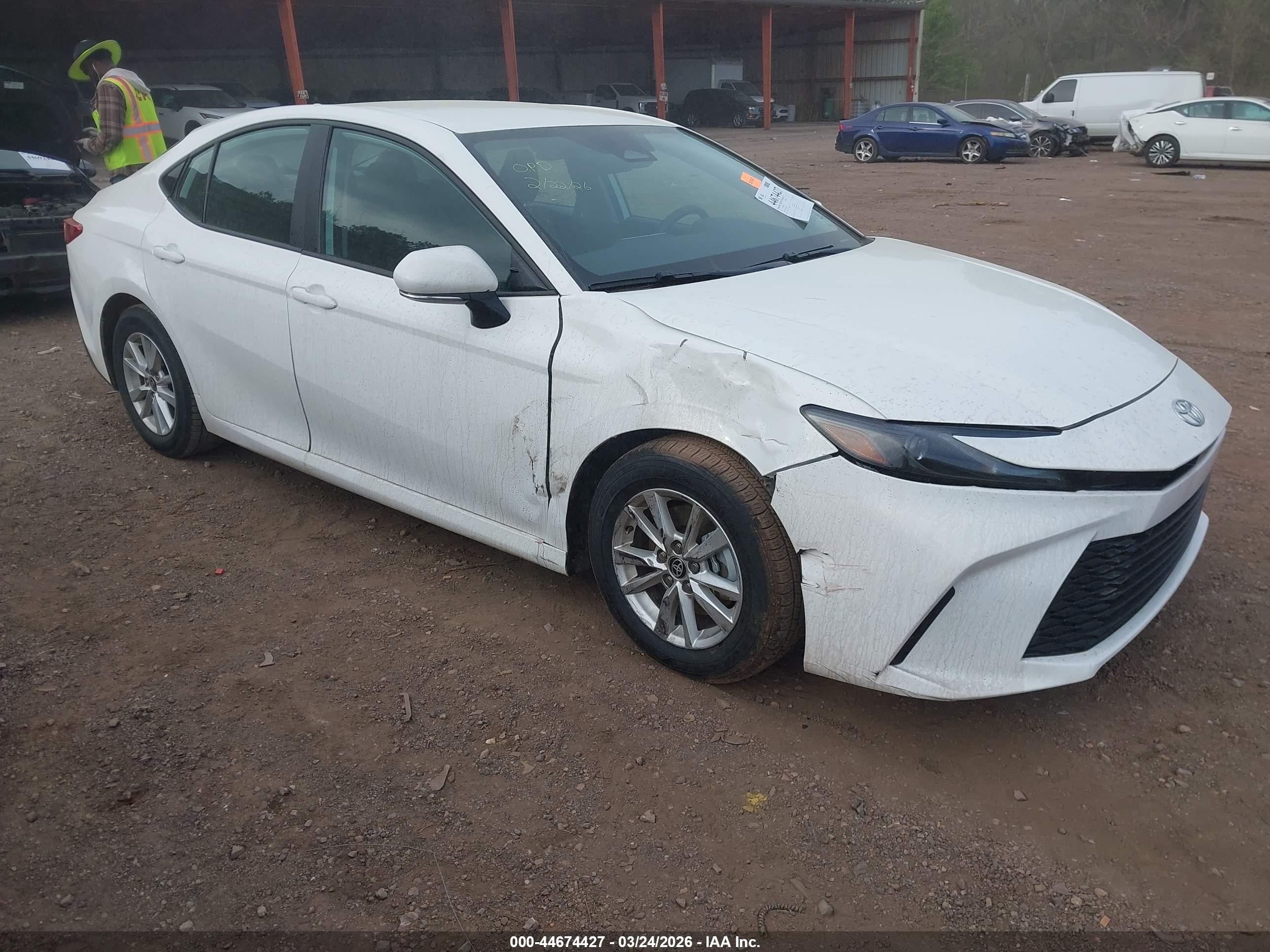 2025 Toyota Camry SE, VIN 4T1DAACK0SU045450 — Перед