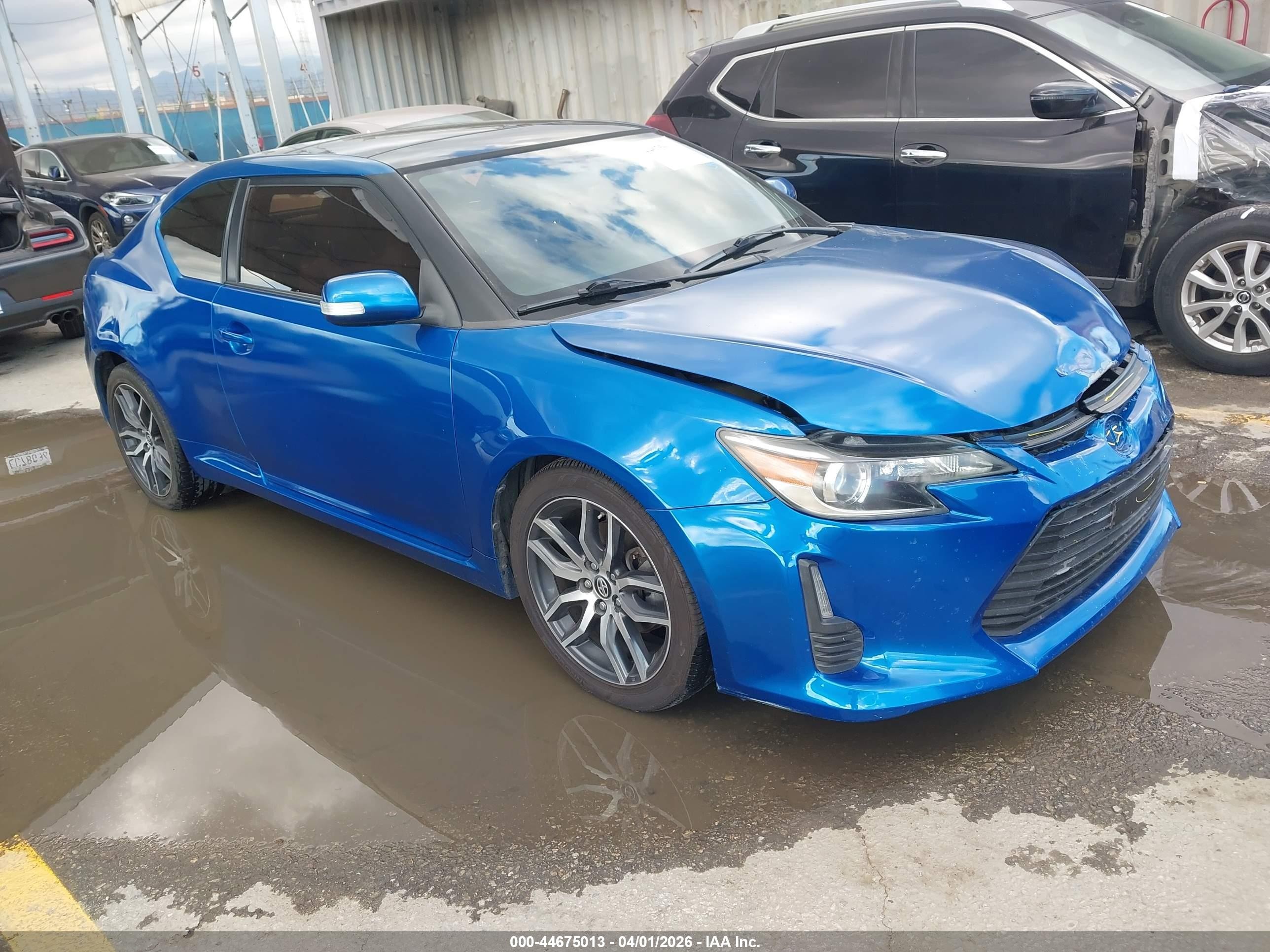 2015 Scion tC, VIN JTKJF5C74FJ013127 — Front end