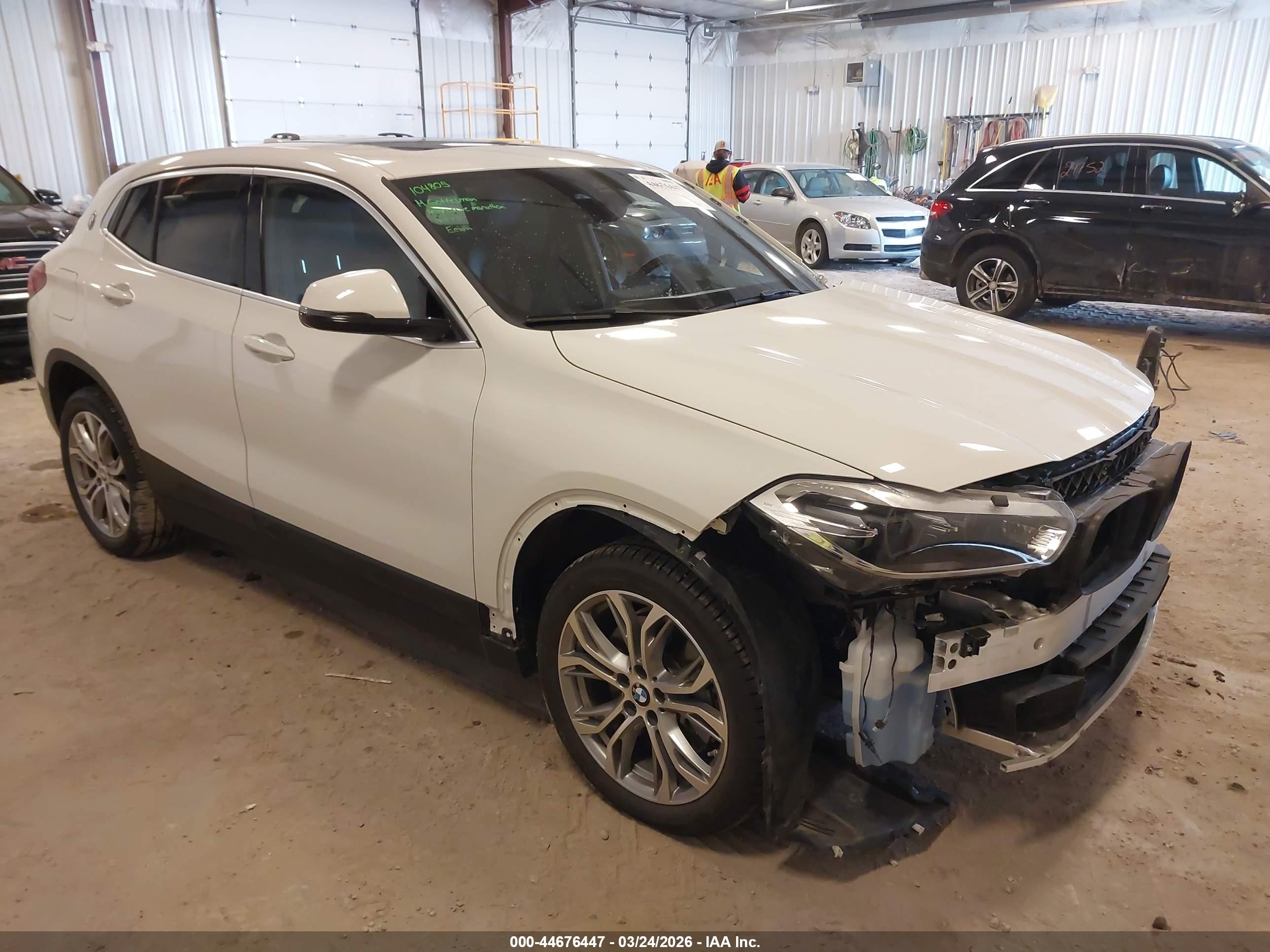 2022 BMW X2 xDrive28i, VIN WBXYJ1C05N5T62288 — Перед