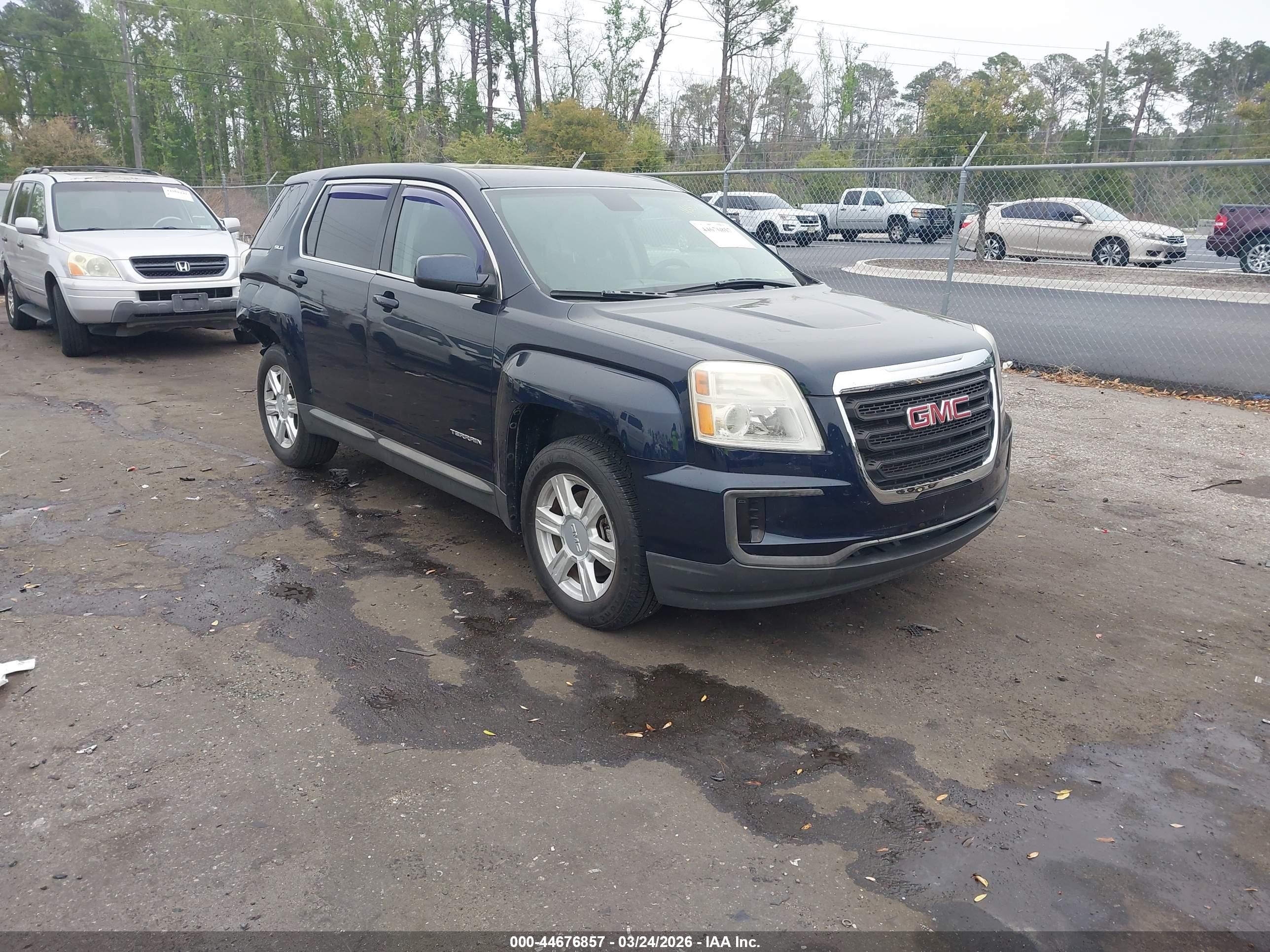 2016 GMC Terrain SLE, VIN 2GKALMEK5G6285779 — Rear end