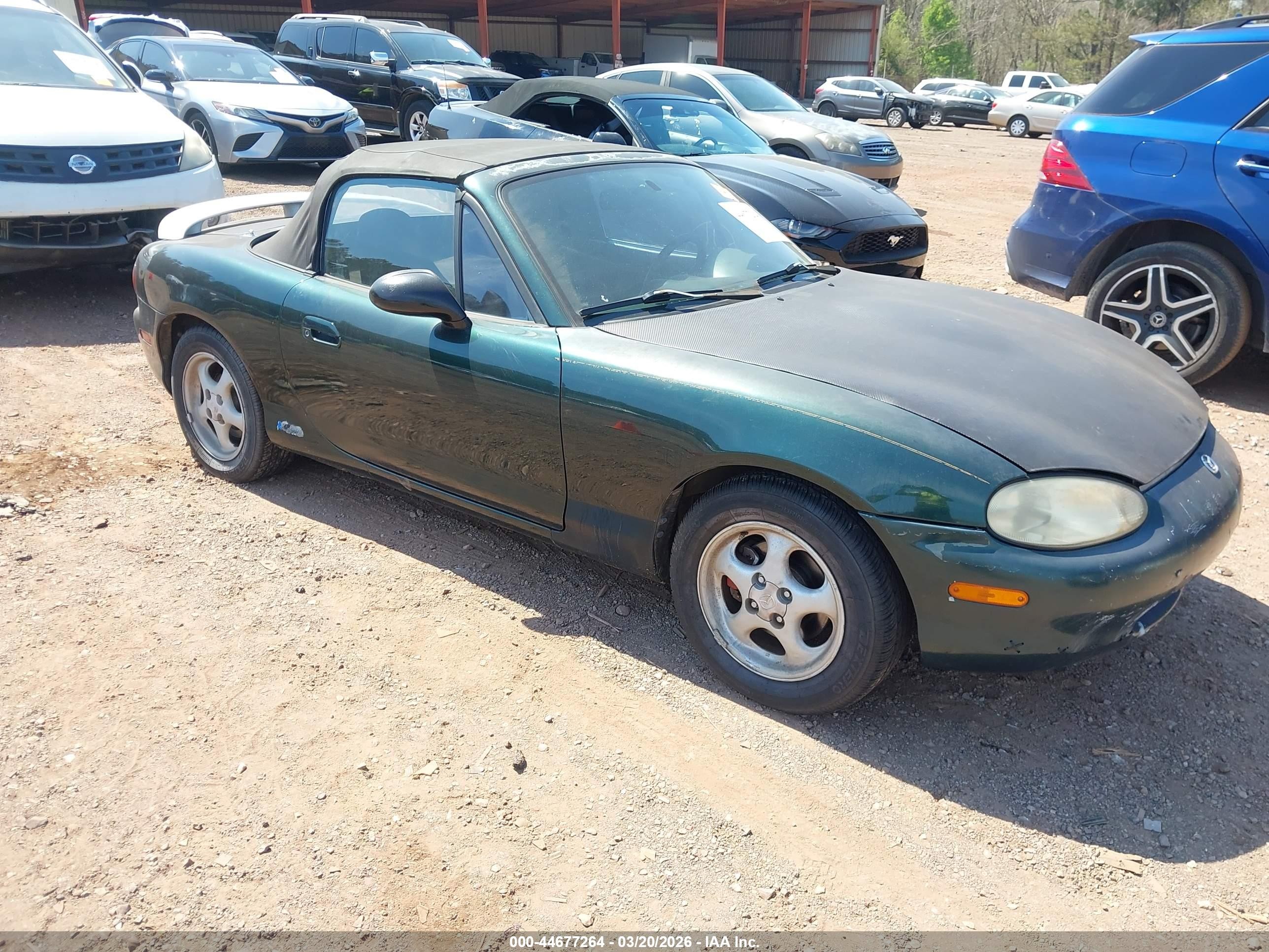 1999 Mazda MX-5 Miata, VIN JM1NB3538X0101222 — Front end