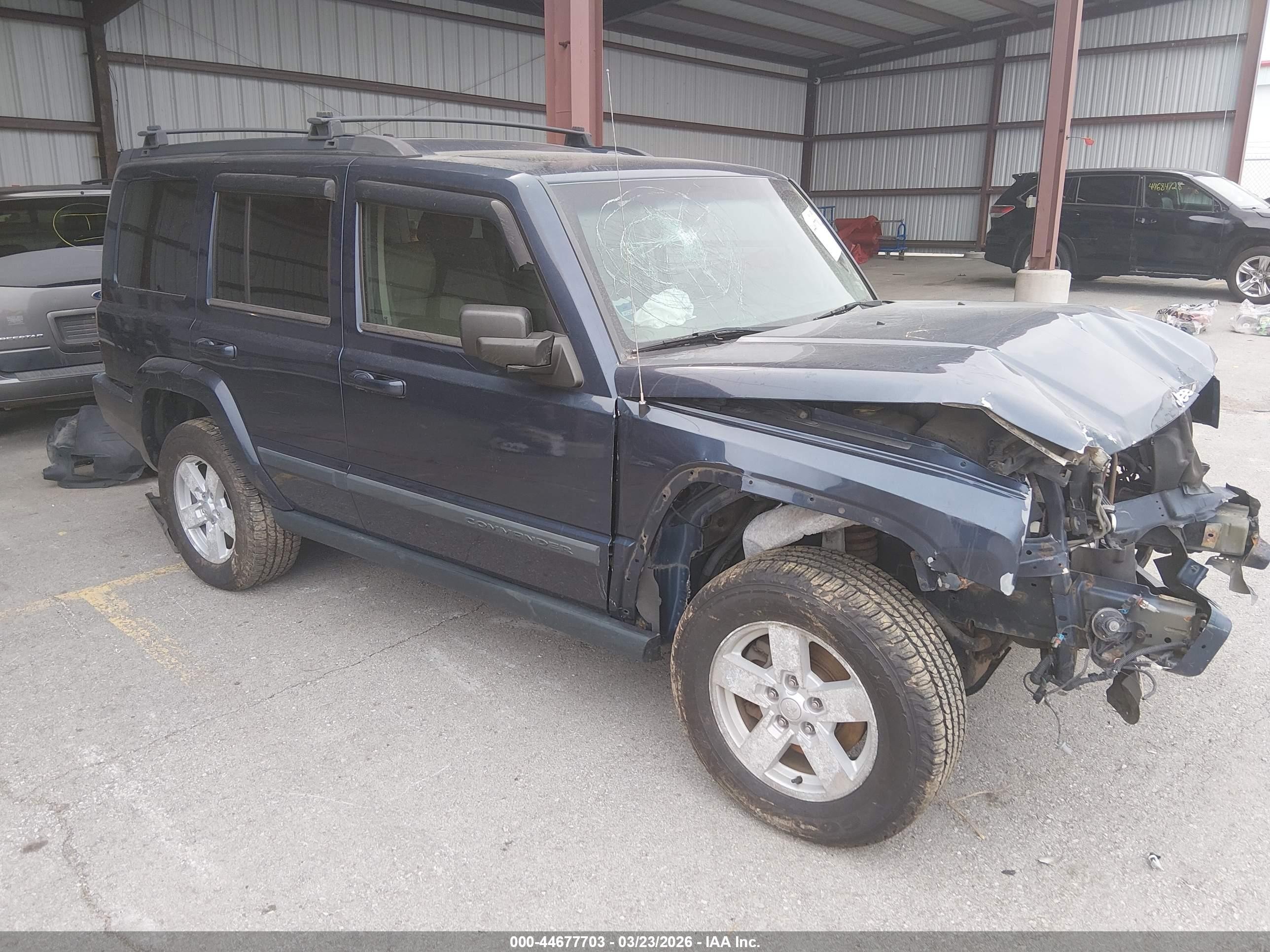 2008 Jeep Commander Sport, VIN 1J8HG48K58C215002 — Front end