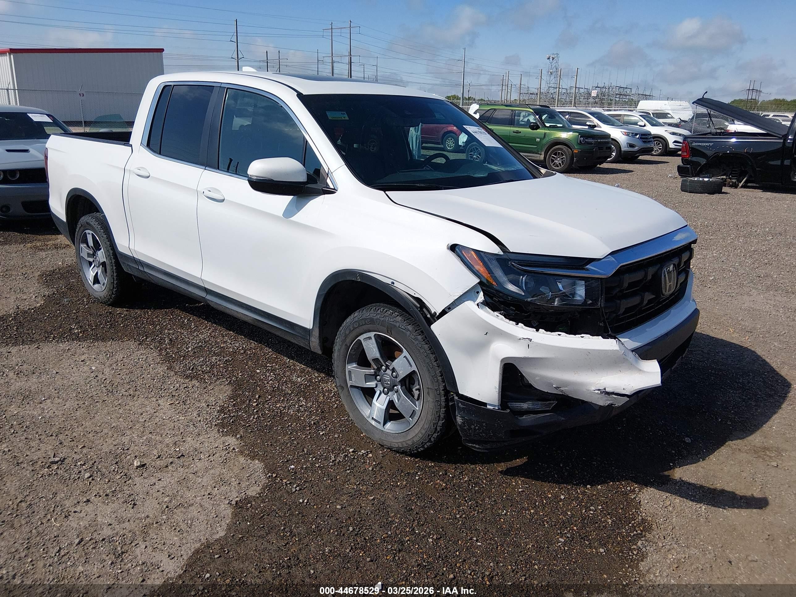 2024 Honda Ridgeline RTL, VIN 5FPYK3F53RB014806 — Front end