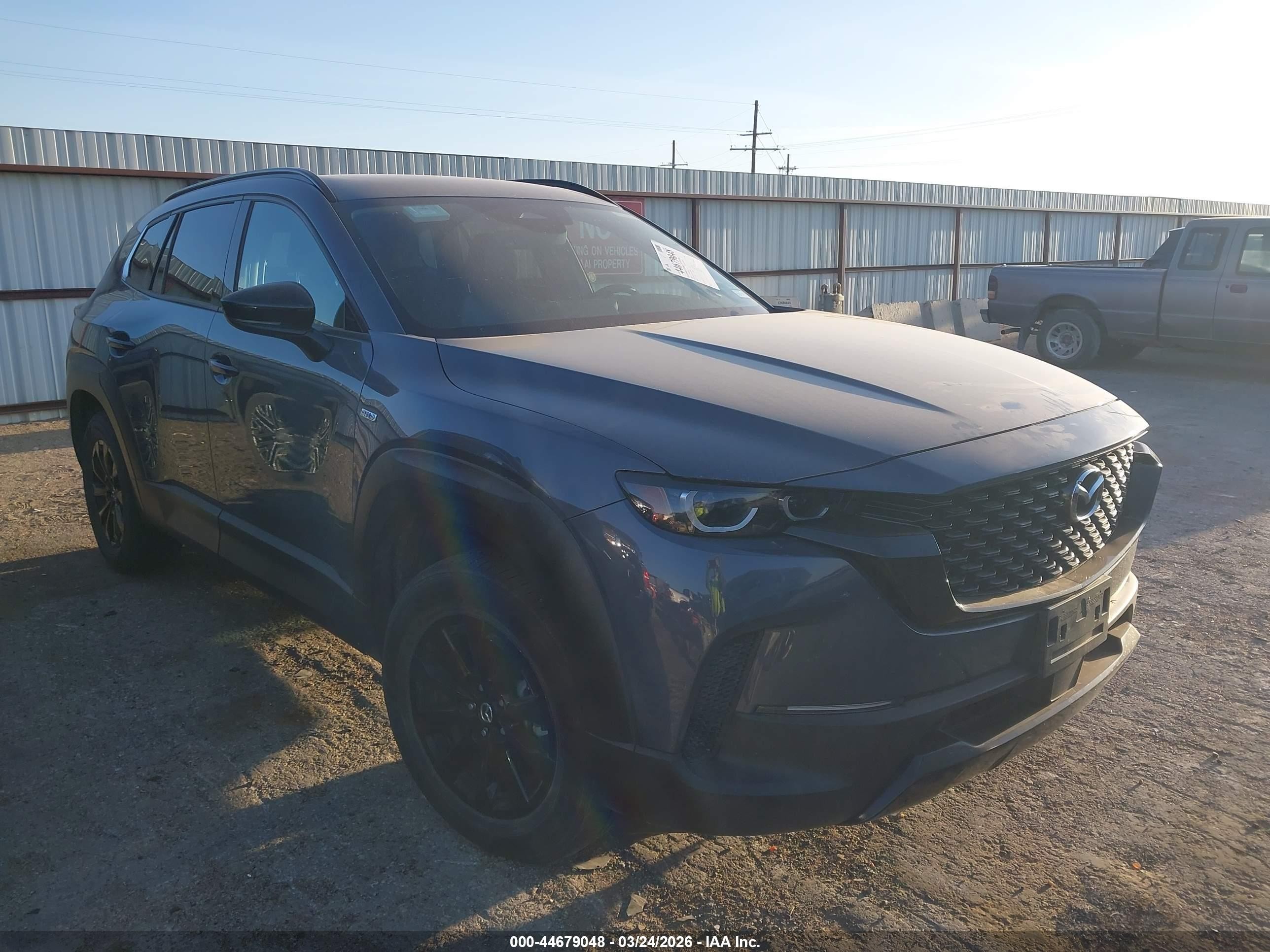 2025 Mazda CX-50 Hybrid Premium Package, VIN 7MMVAADW7SN134680 — Normal wear