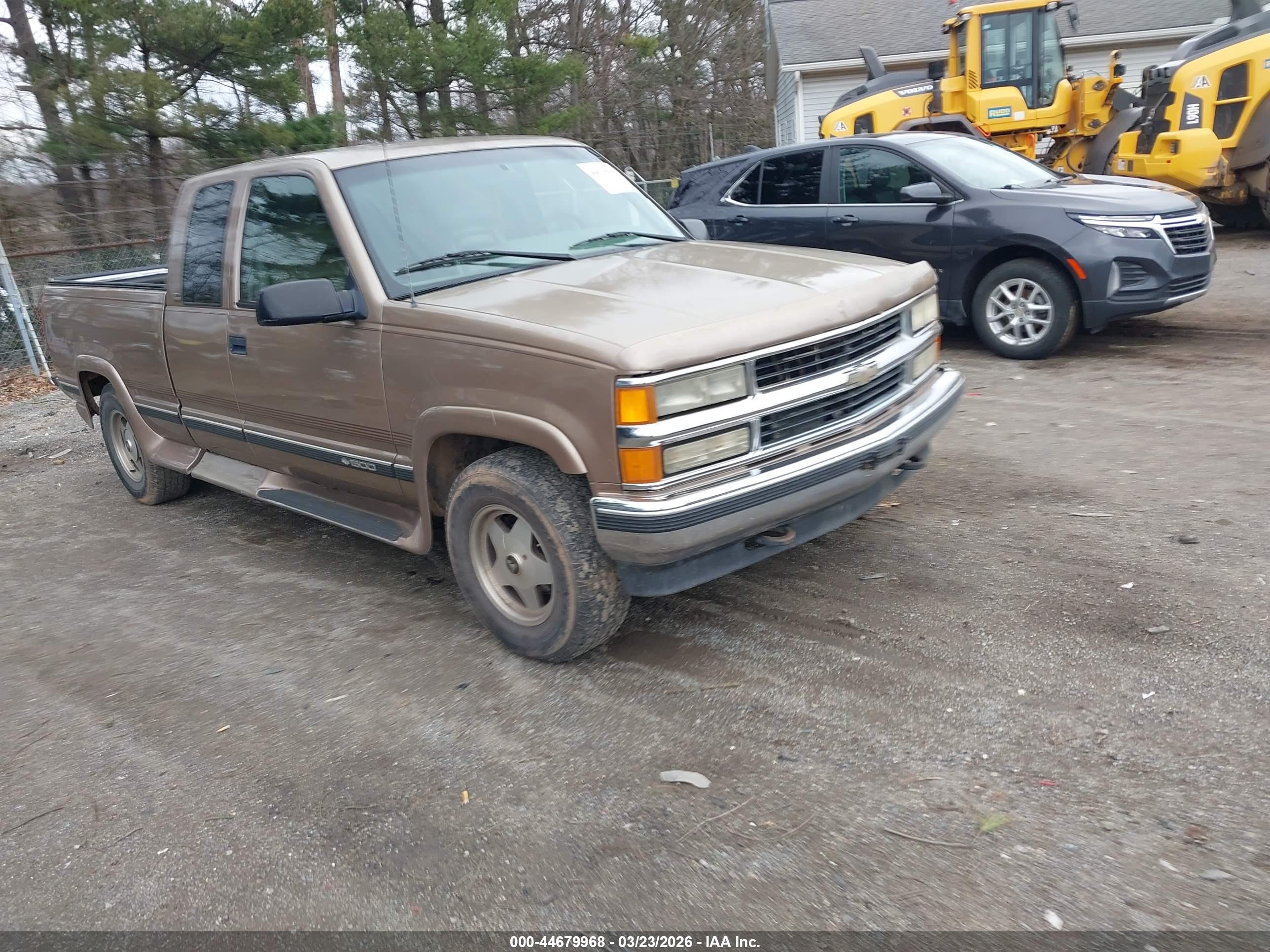 1996 Chevrolet K1500, VIN 2GBEK19R5T1110238 — Normal wear