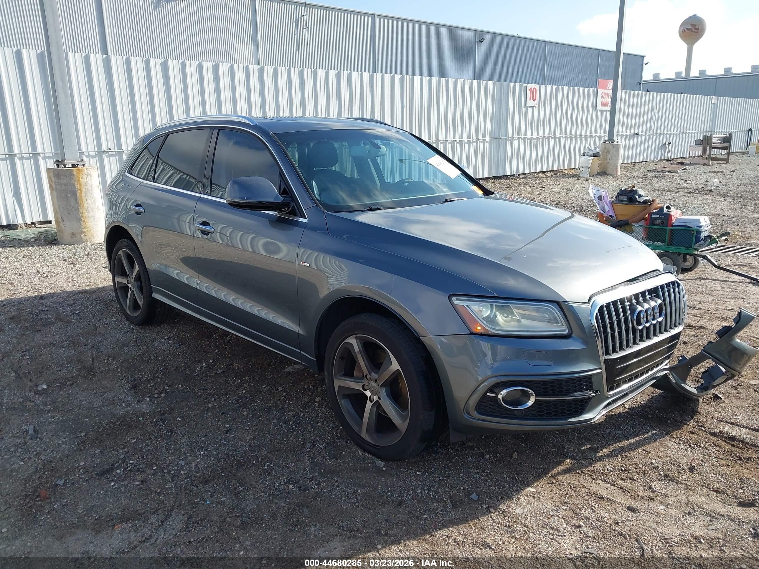 2016 Audi Q5 Premium Plus, VIN WA1D7AFP0GA034851 — Front end