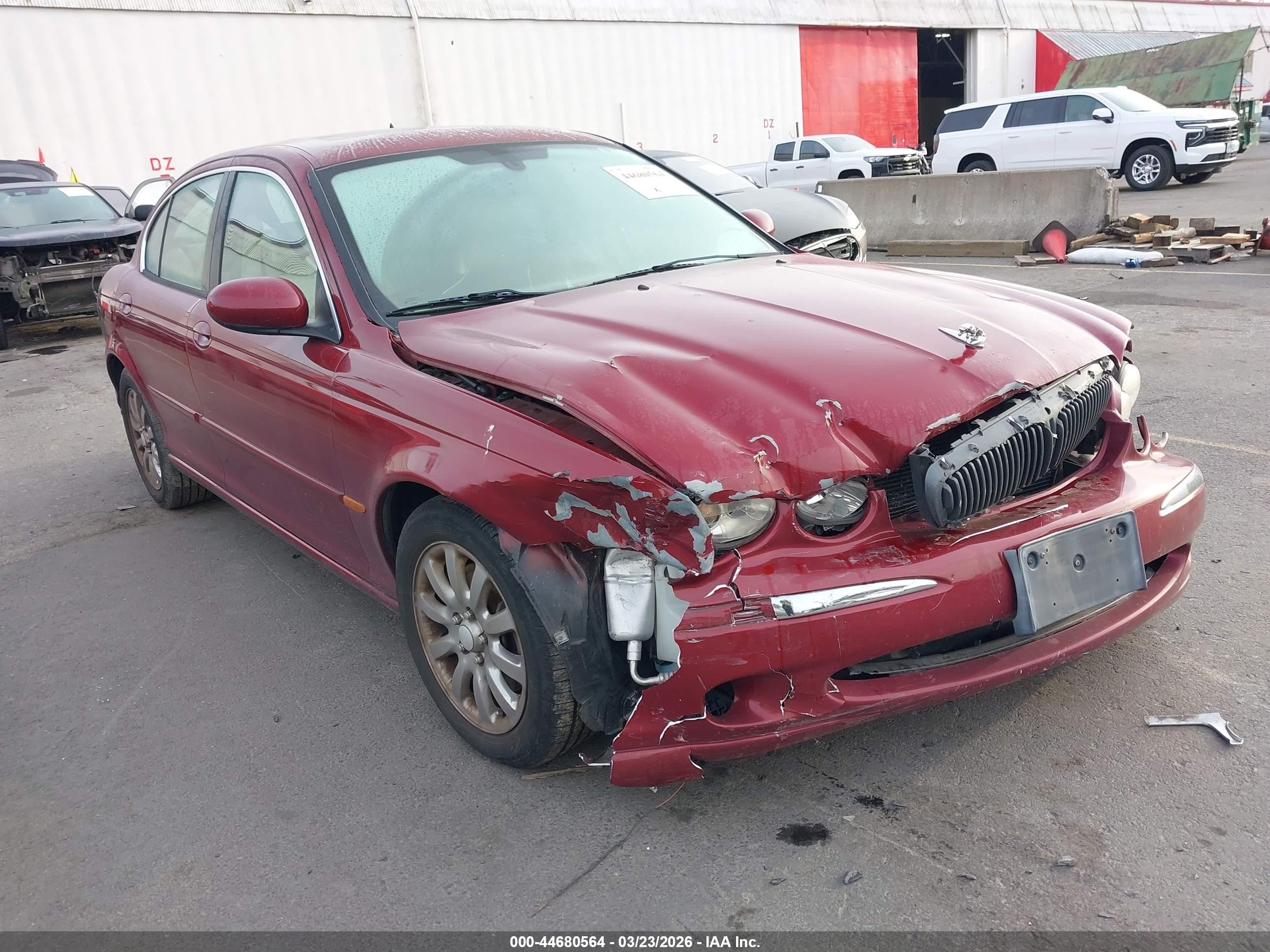2003 Jaguar X-Type 2.5L Manual, VIN SAJEA51D83XD32771 — Перед