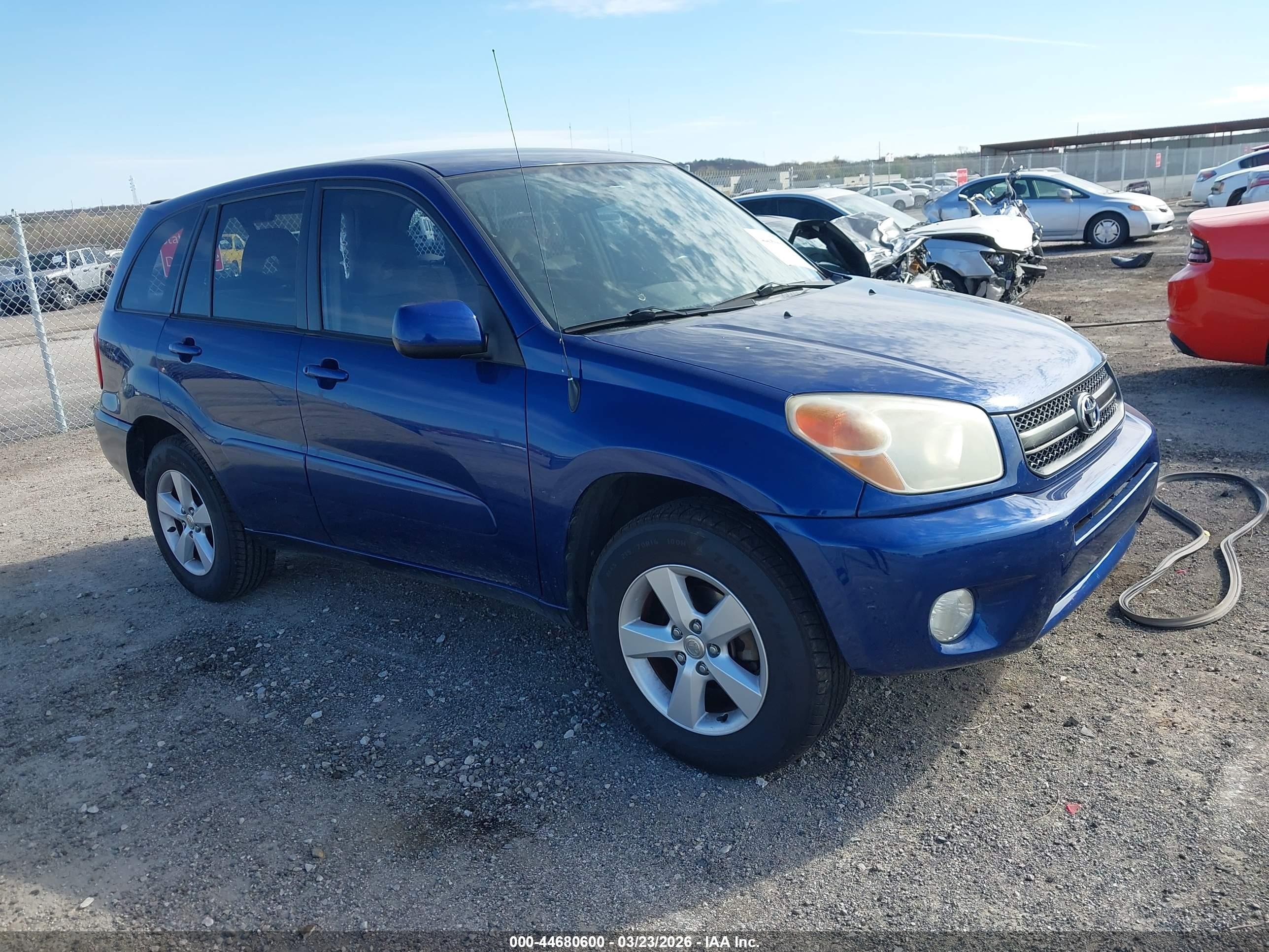 2005 Toyota RAV4, VIN JTEGD20V650089148 — Rear end