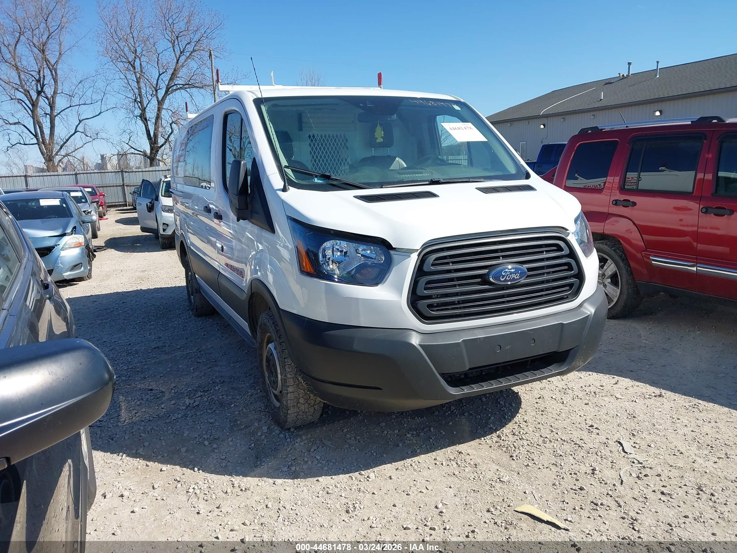 2019 Ford Transit, VIN 1FTYR1YM8KKB18925 — Rear end