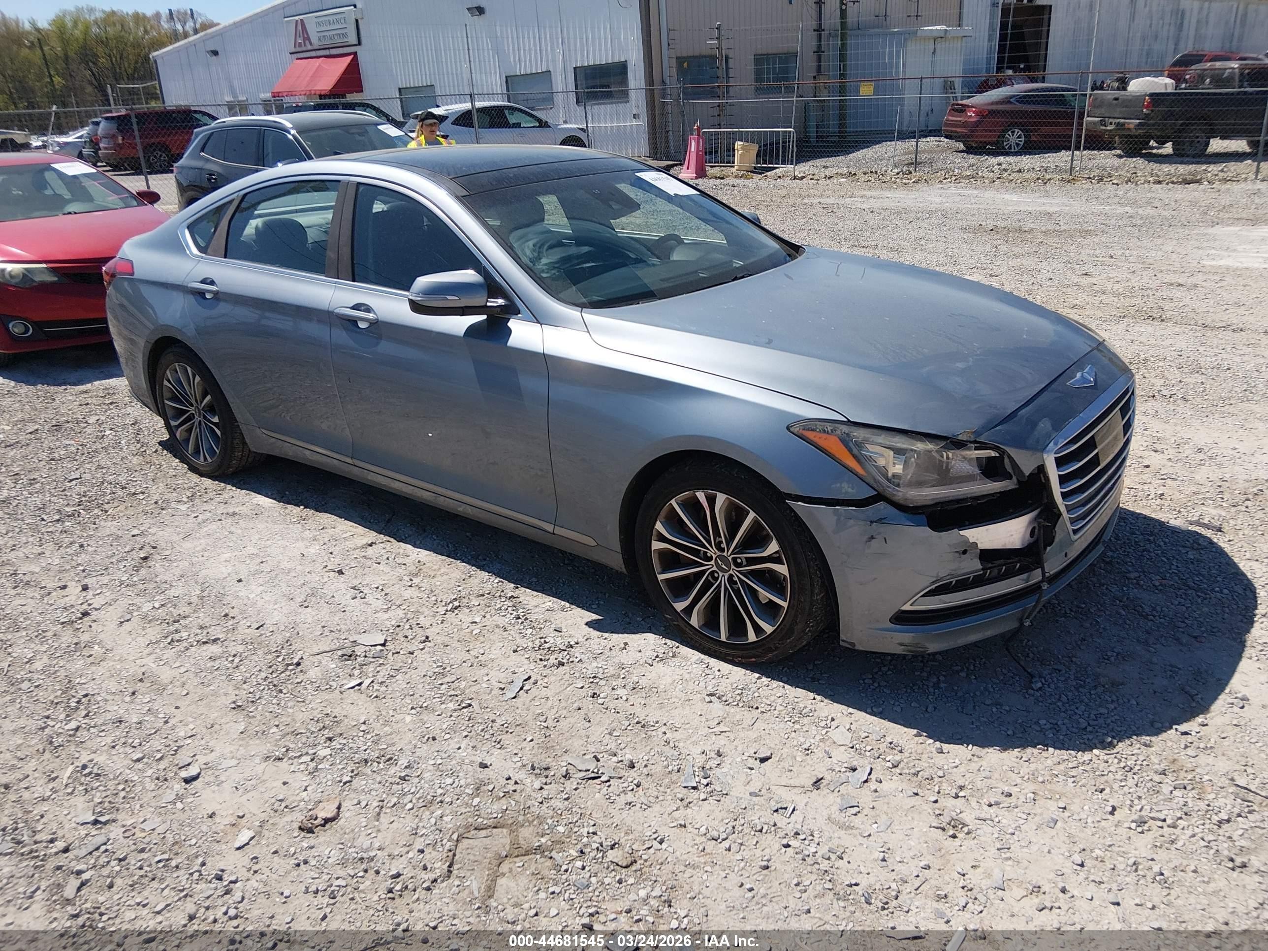 2015 Hyundai Genesis 3.8L, VIN KMHGN4JE3FU071031 — Перед