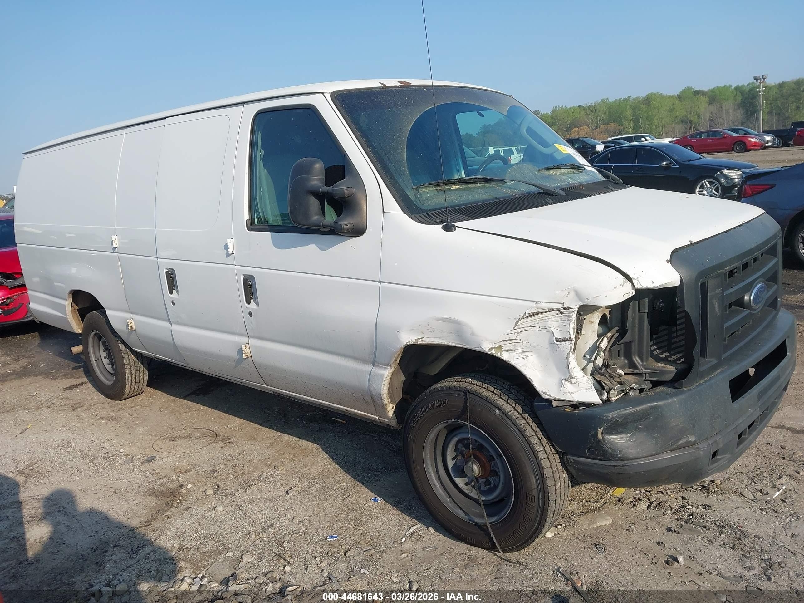 2008 Ford E-Series Commercial, VIN 1FTNS14WX8DA96616 — Front end