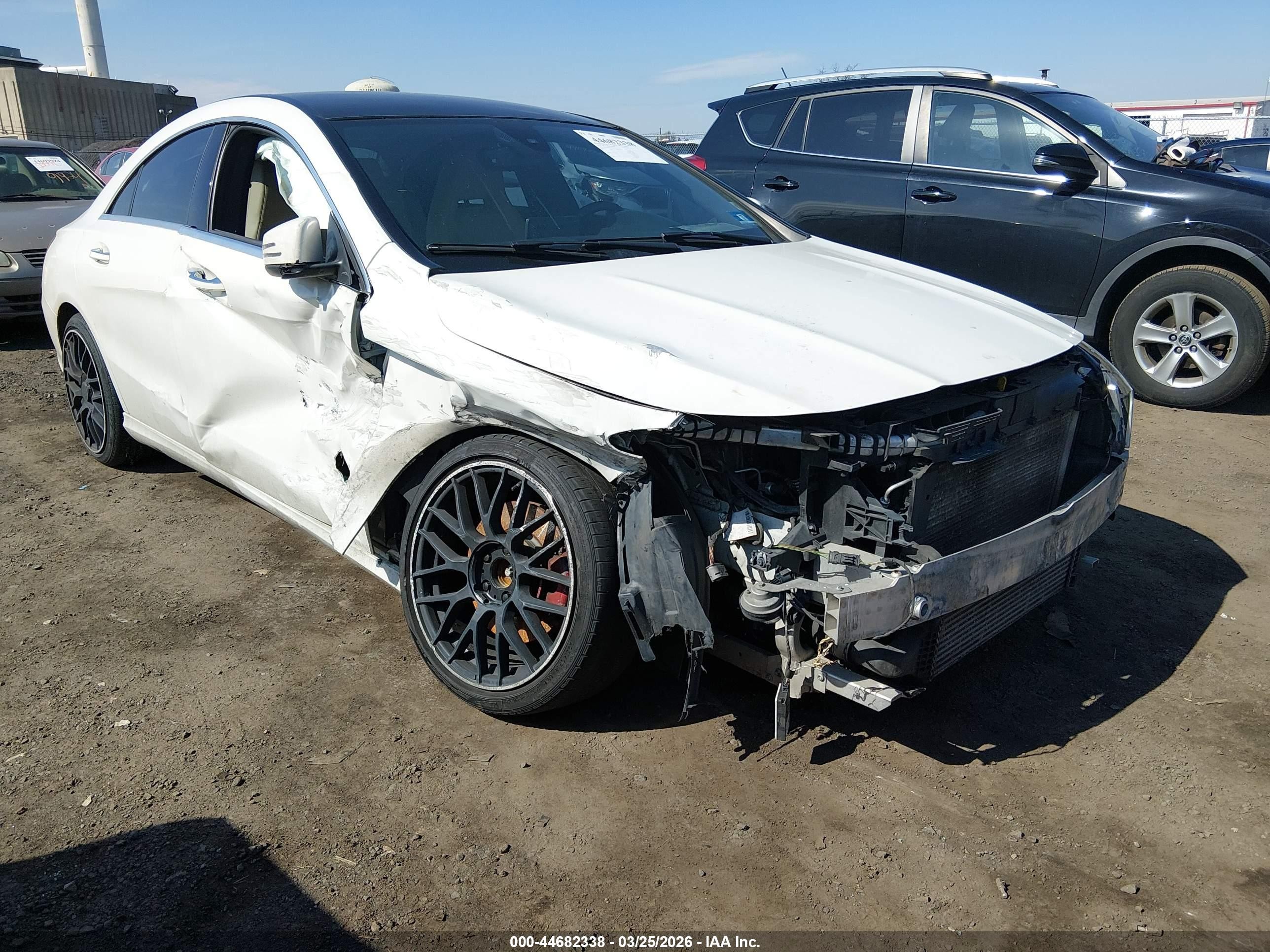 2015 Mercedes-Benz CLA 250, VIN WDDSJ4GB8FN186778 — Side