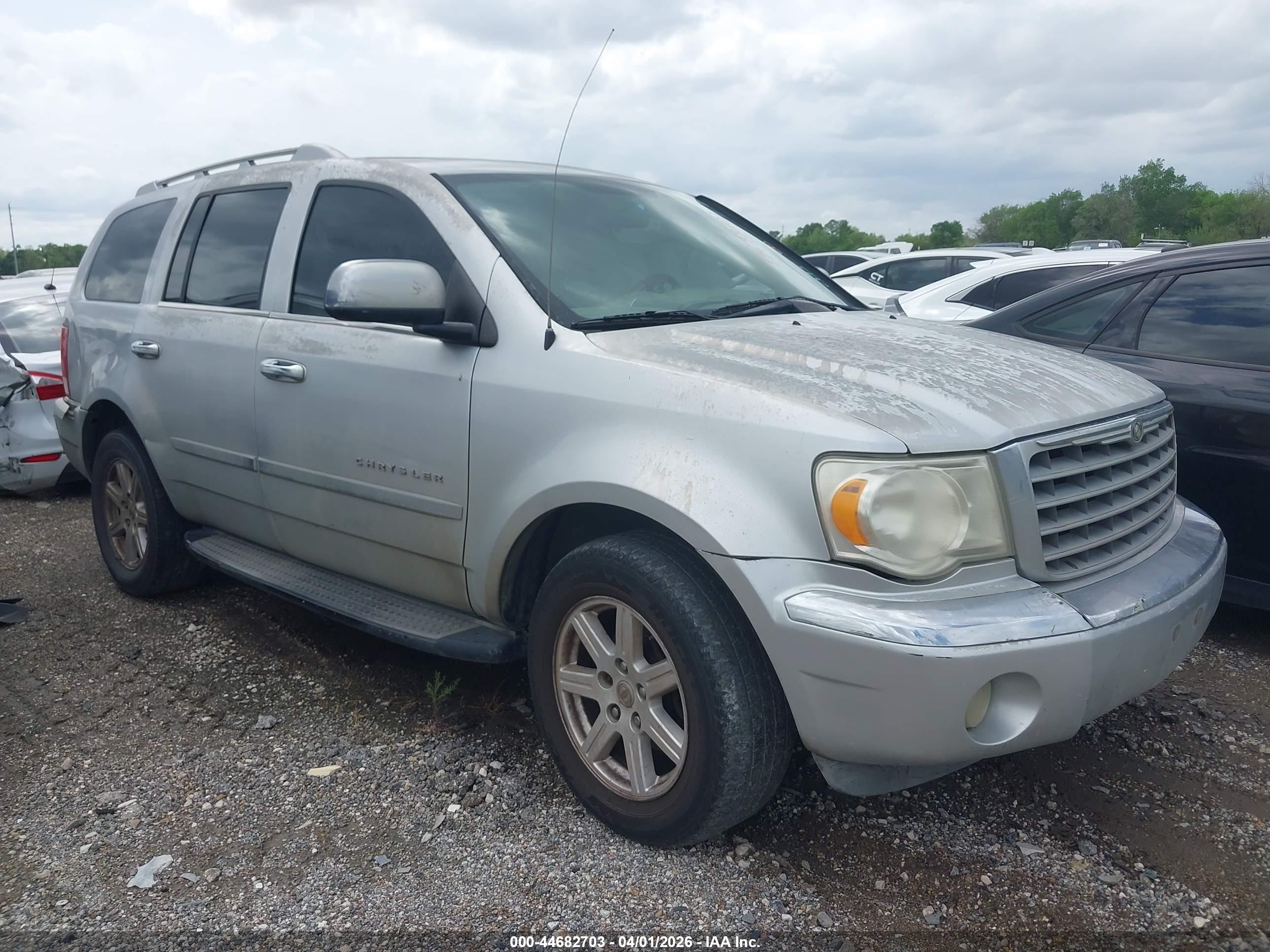 2007 Chrysler Aspen Limited, VIN 1A8HX58P17F531818 — Rear end