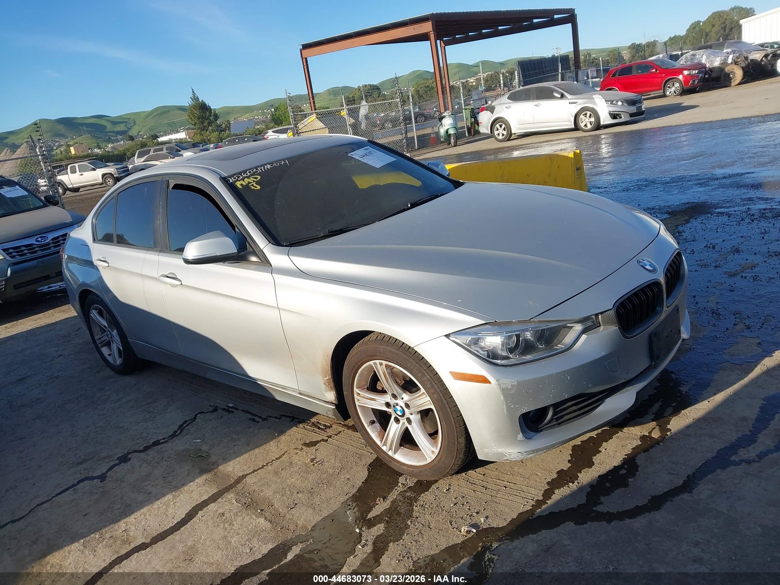 2013 BMW 3 Series 328i, VIN WBA3A5C5XDF603553 — Side